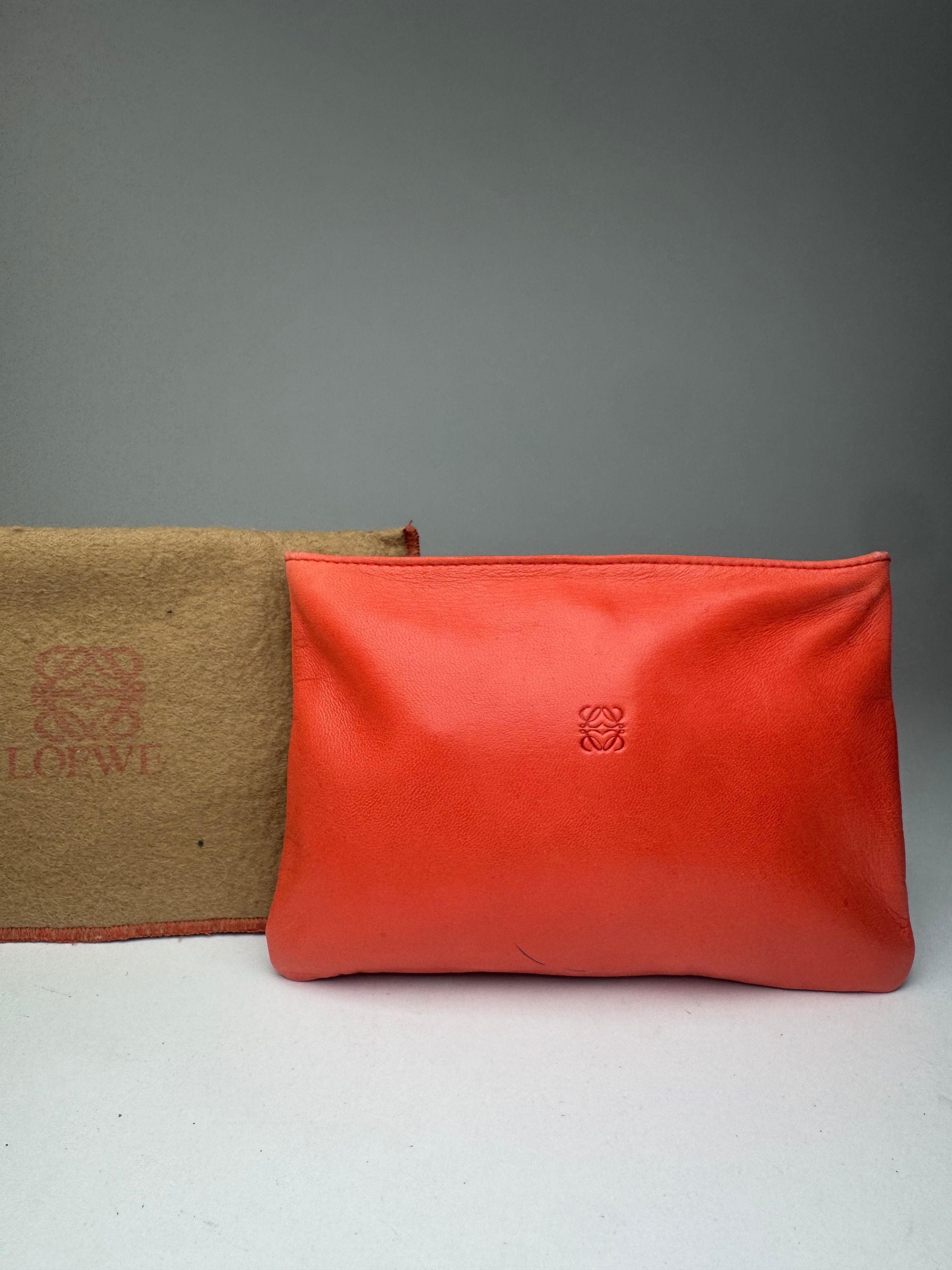 Loewe Vintage Madrid Leather cosmetic Pouch red Size ONE SIZE - 5 Thumbnail