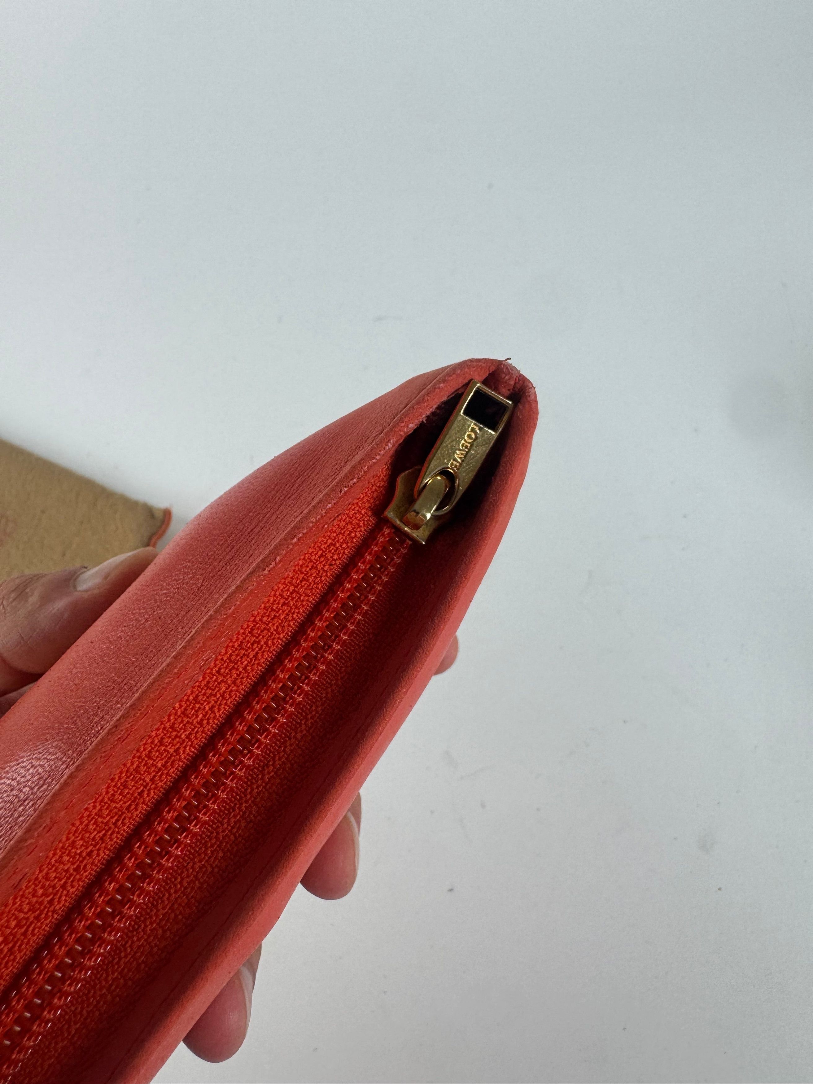 Loewe Vintage Madrid Leather cosmetic Pouch red Size ONE SIZE - 6 Thumbnail