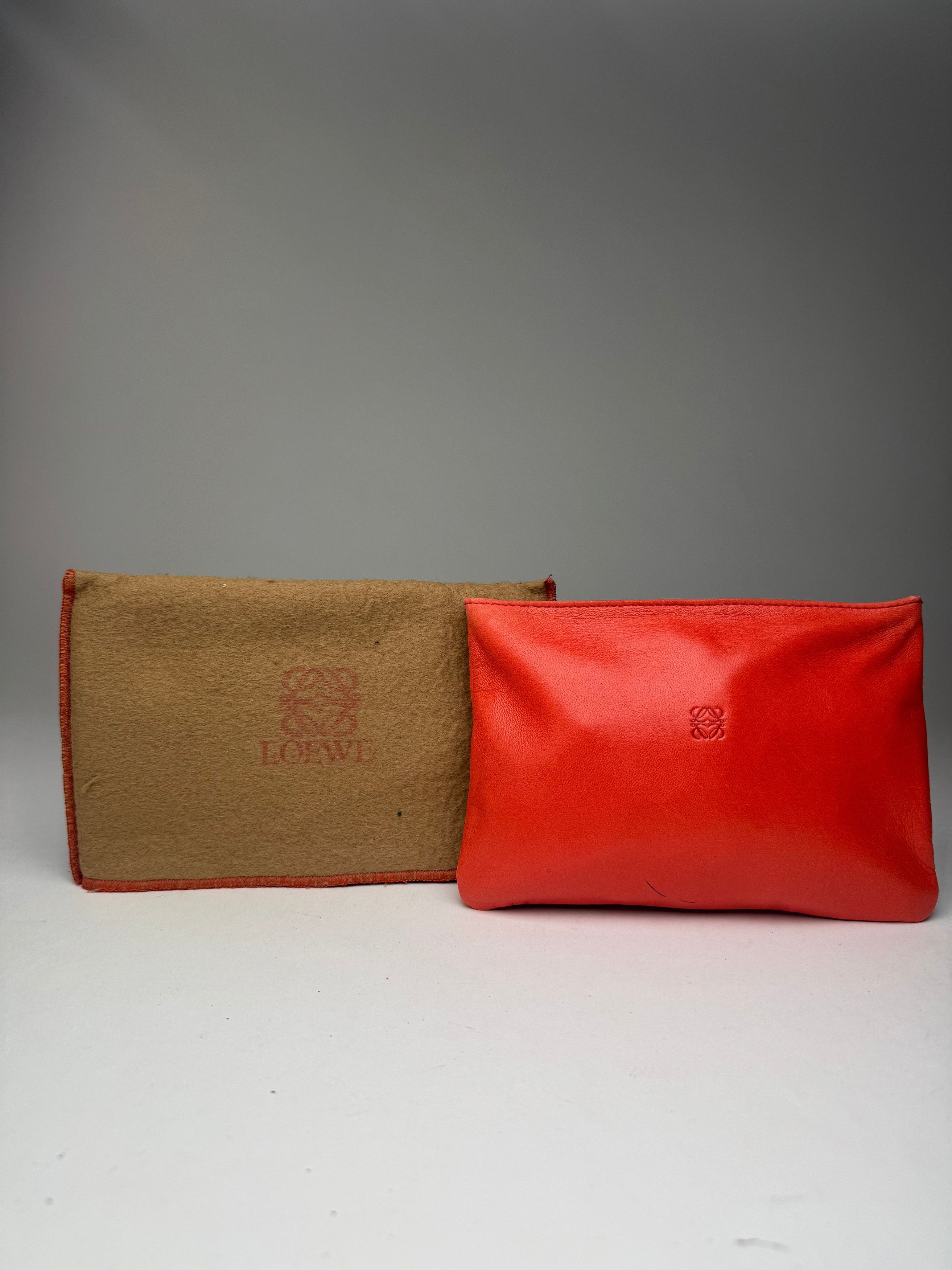 Loewe Vintage Madrid Leather cosmetic Pouch red Size ONE SIZE - 11 Thumbnail