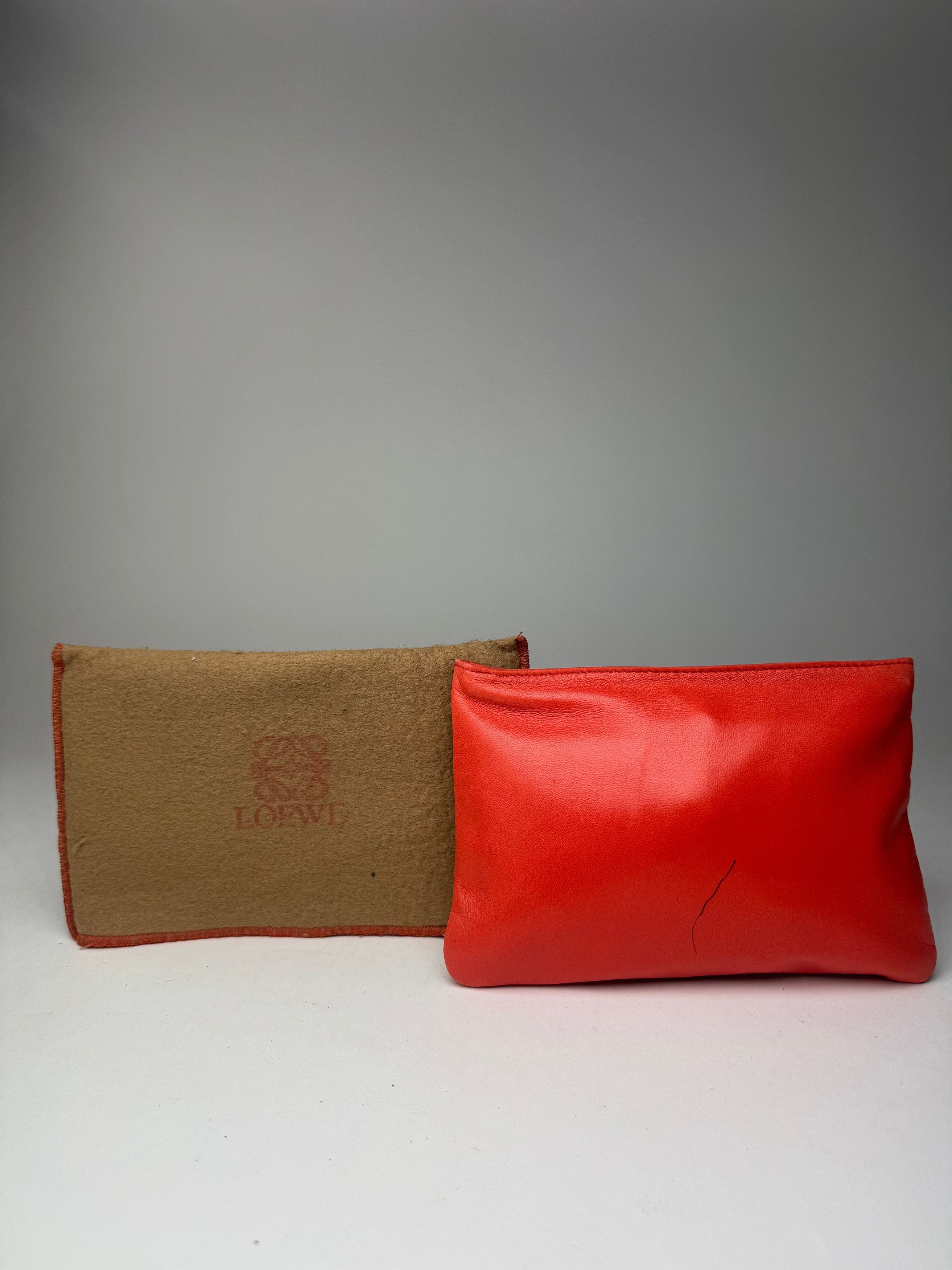 Loewe Vintage Madrid Leather cosmetic Pouch red Size ONE SIZE - 2 Thumbnail