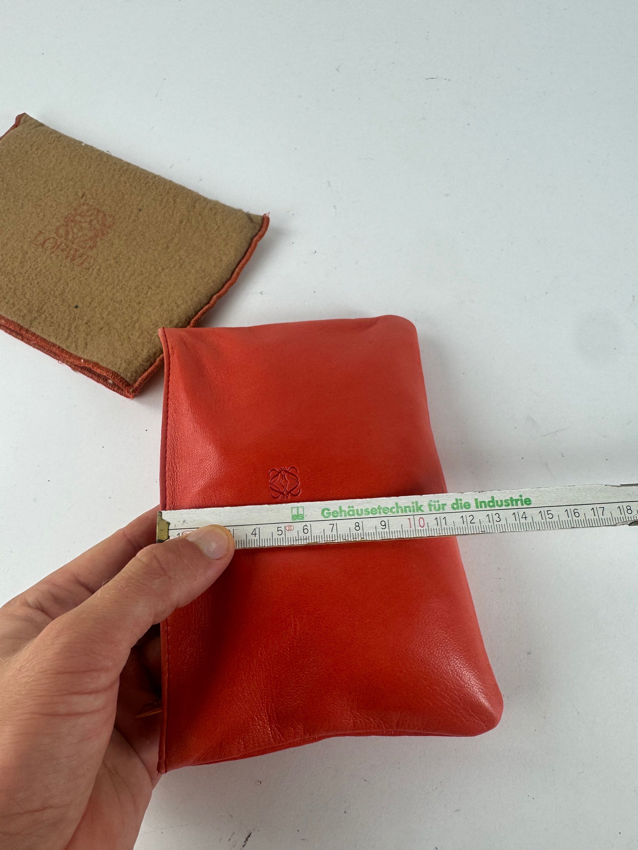 Loewe Vintage Madrid Leather cosmetic Pouch red Size ONE SIZE - 9 Thumbnail