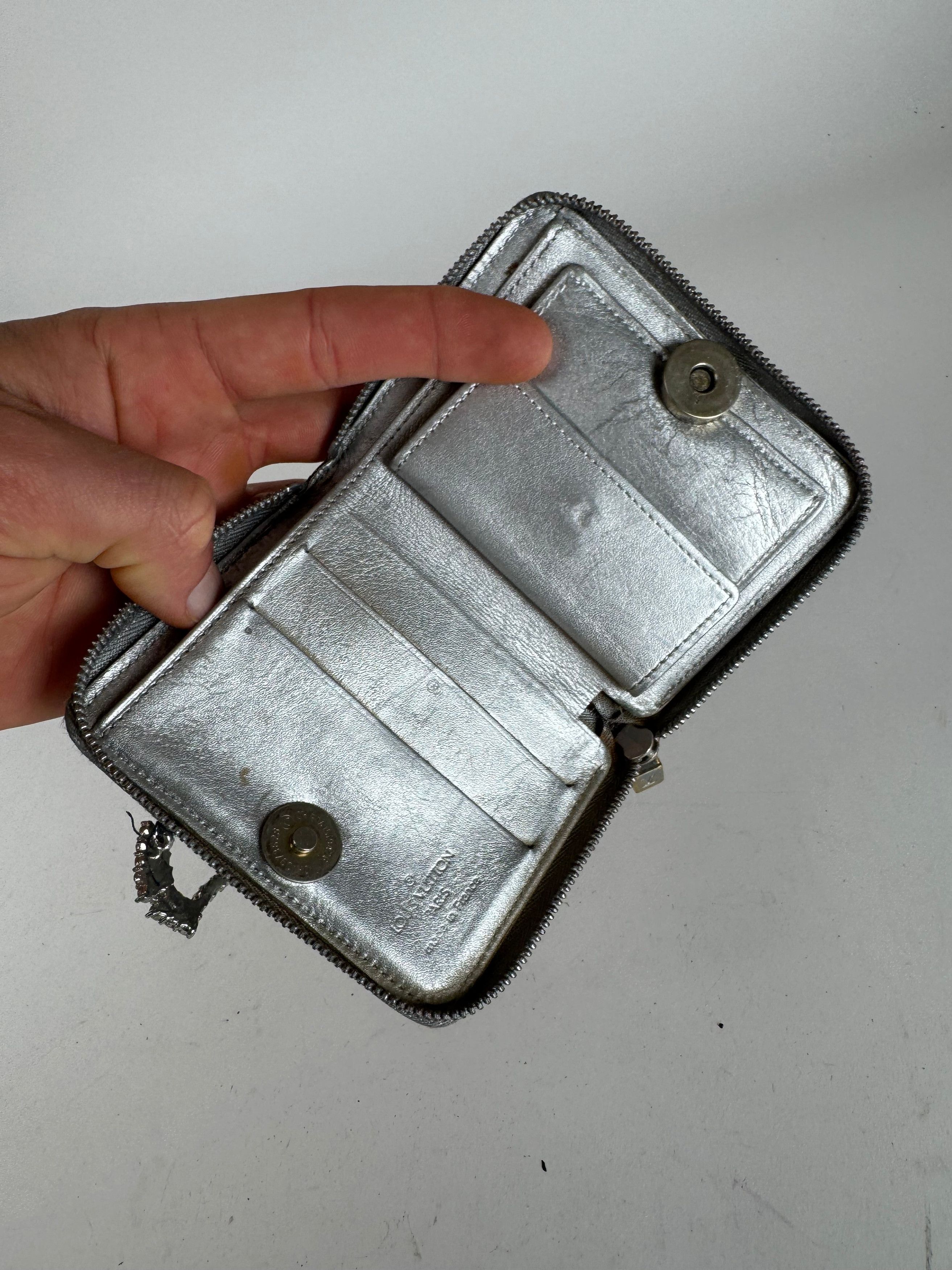 Louis Vuitton Vintage Vernis Leather Wallet Silver Size ONE SIZE - 9 Thumbnail