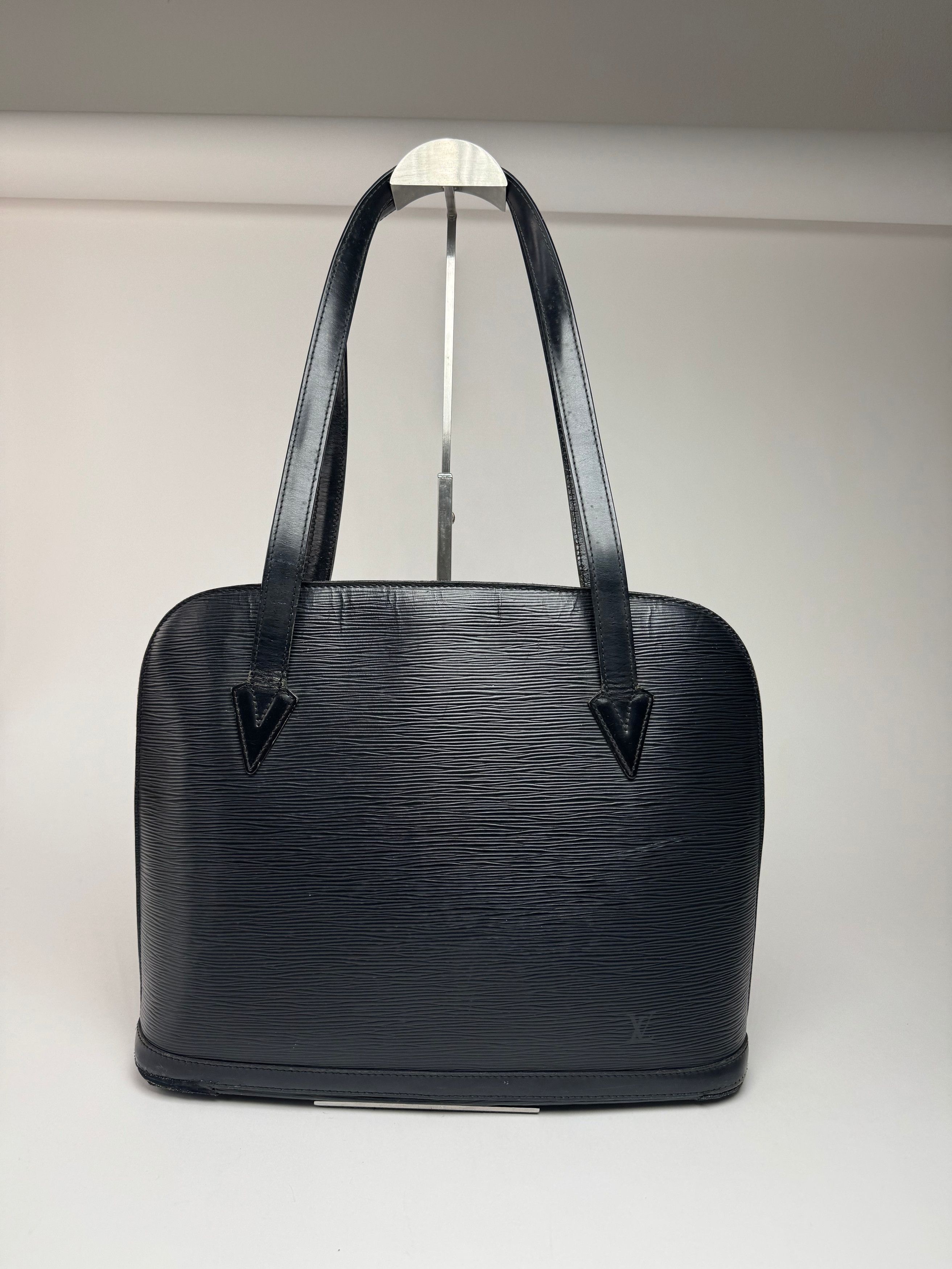 Louis Vuitton Vintage ALMA PM EPI Leather Bag Black Size ONE SIZE - 4 Thumbnail