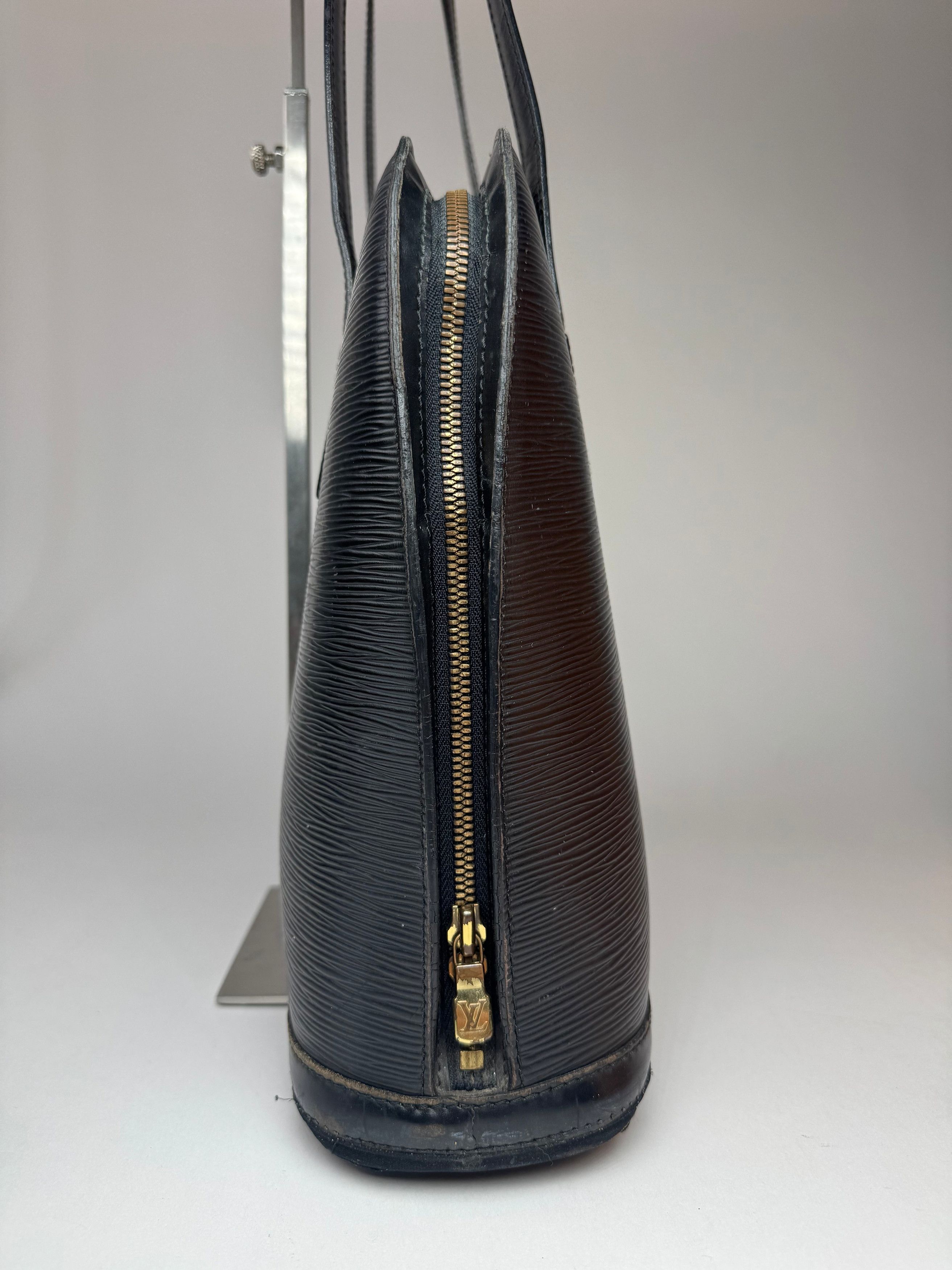 Louis Vuitton Vintage ALMA PM EPI Leather Bag Black Size ONE SIZE - 5 Thumbnail