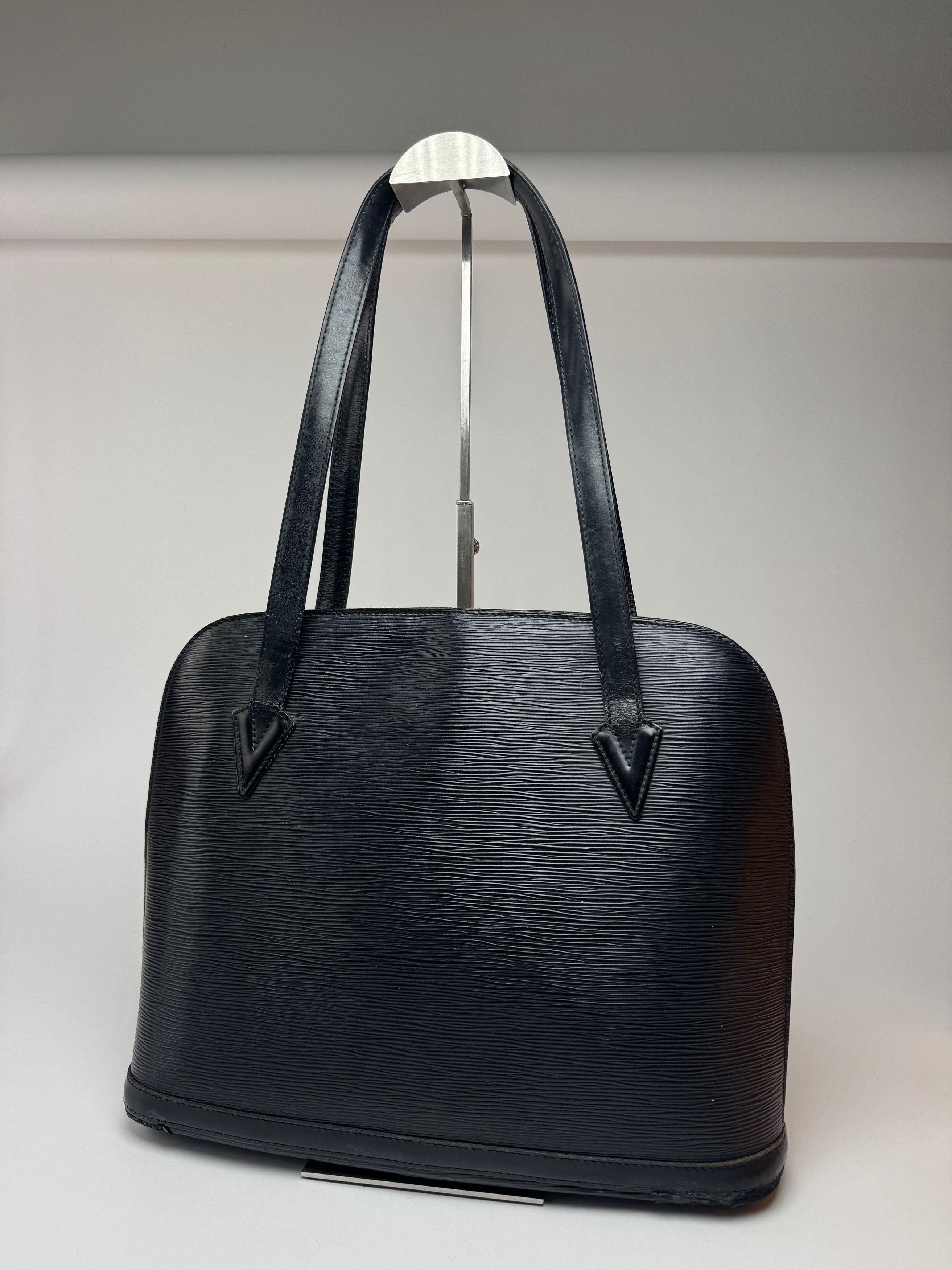 Louis Vuitton Vintage ALMA PM EPI Leather Bag Black Size ONE SIZE - 6 Thumbnail