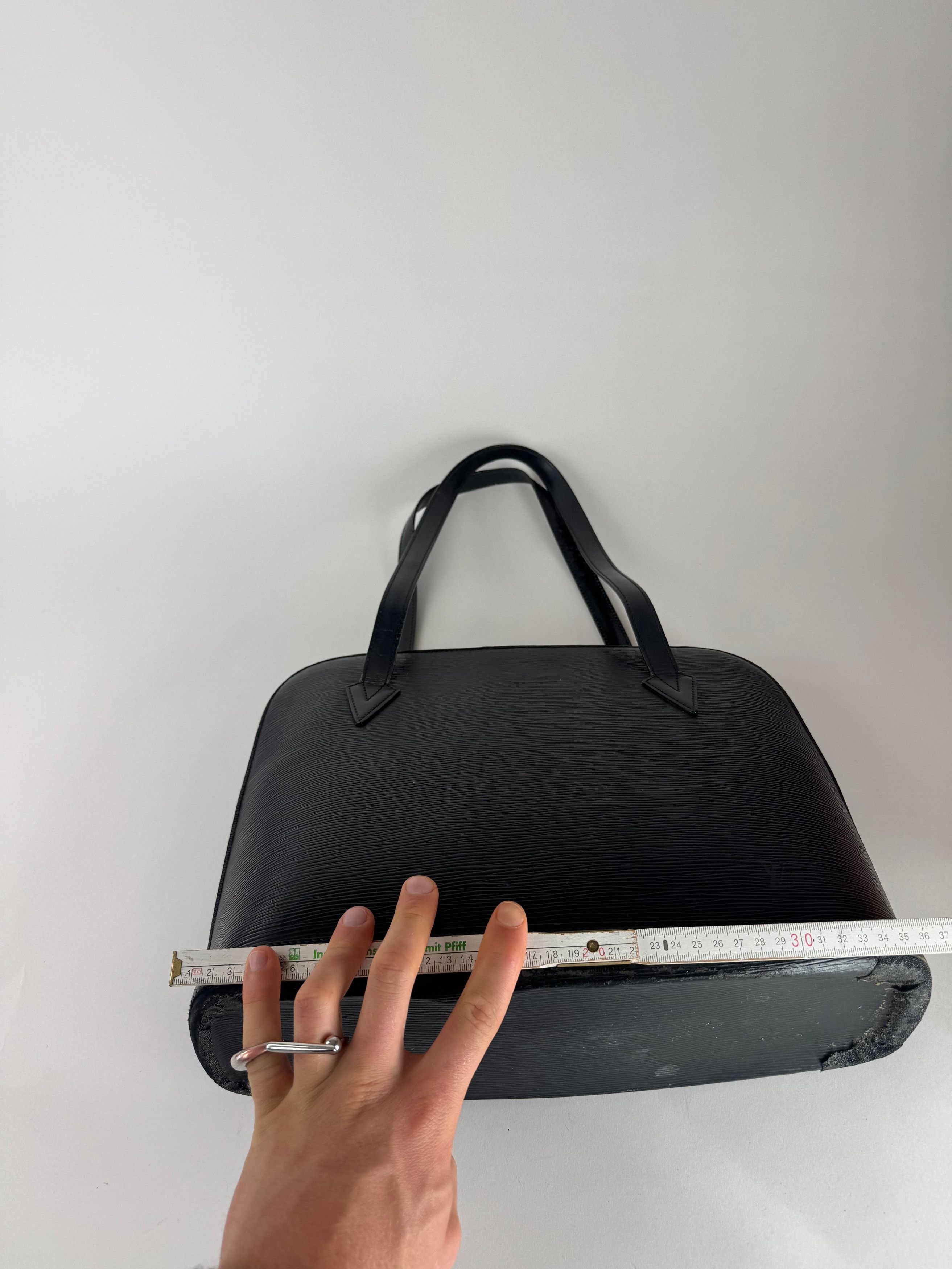 Louis Vuitton Vintage ALMA PM EPI Leather Bag Black Size ONE SIZE - 11 Thumbnail