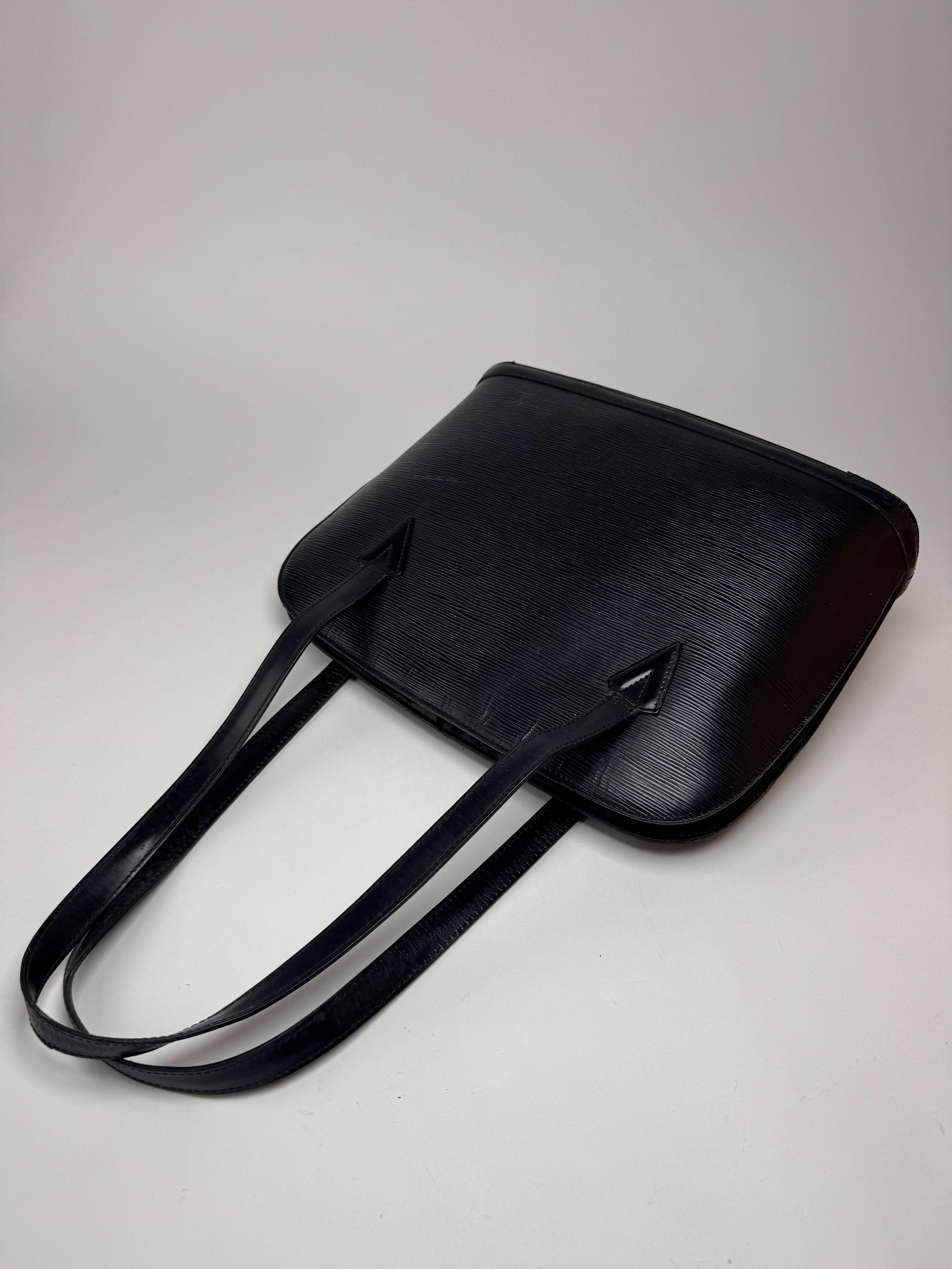 Louis Vuitton Vintage ALMA PM EPI Leather Bag Black Size ONE SIZE - 9 Thumbnail