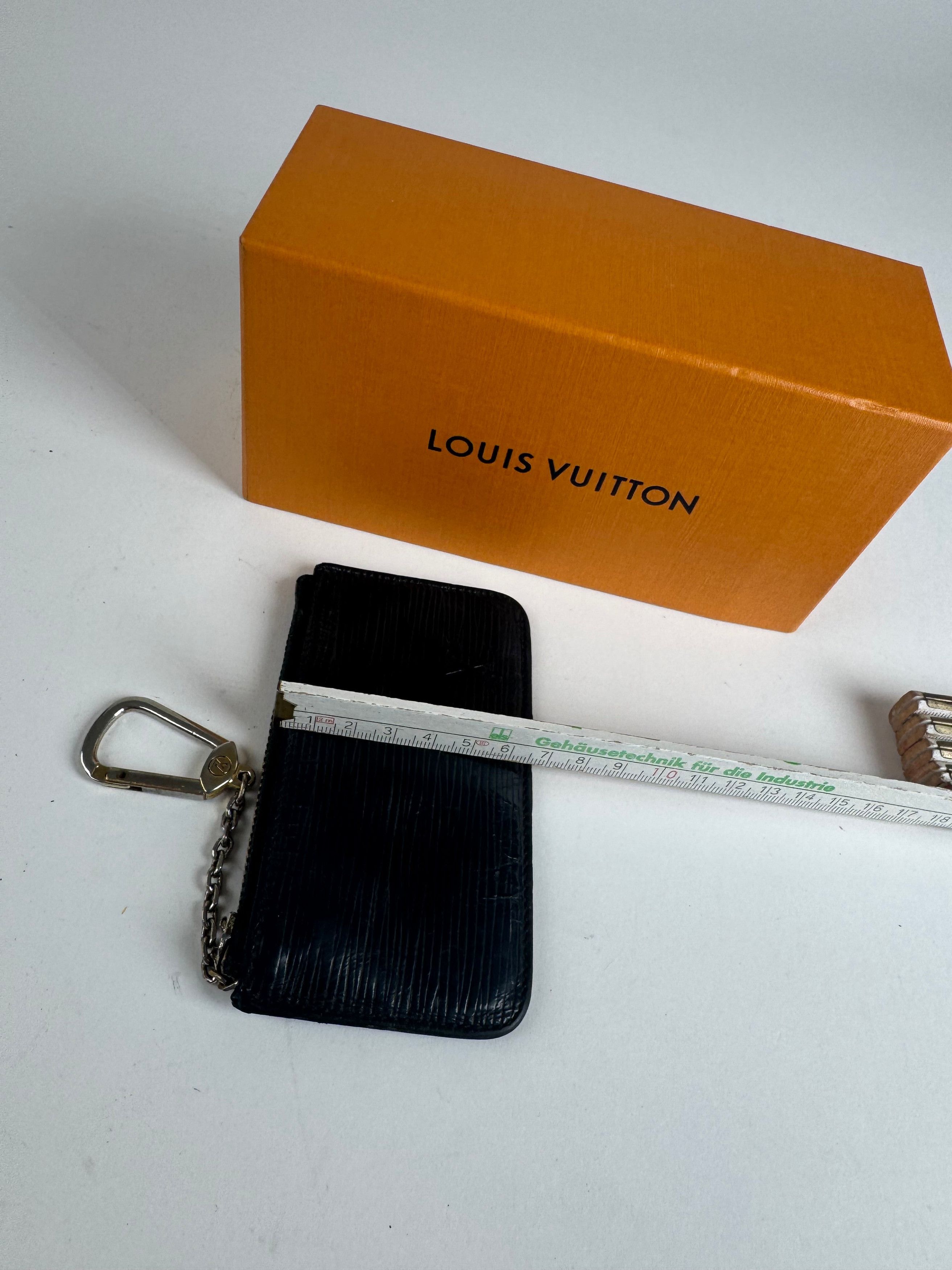 Louis Vuitton Vintage Le Dauphine EPI leather Card holder black Size ONE SIZE - 3 Thumbnail
