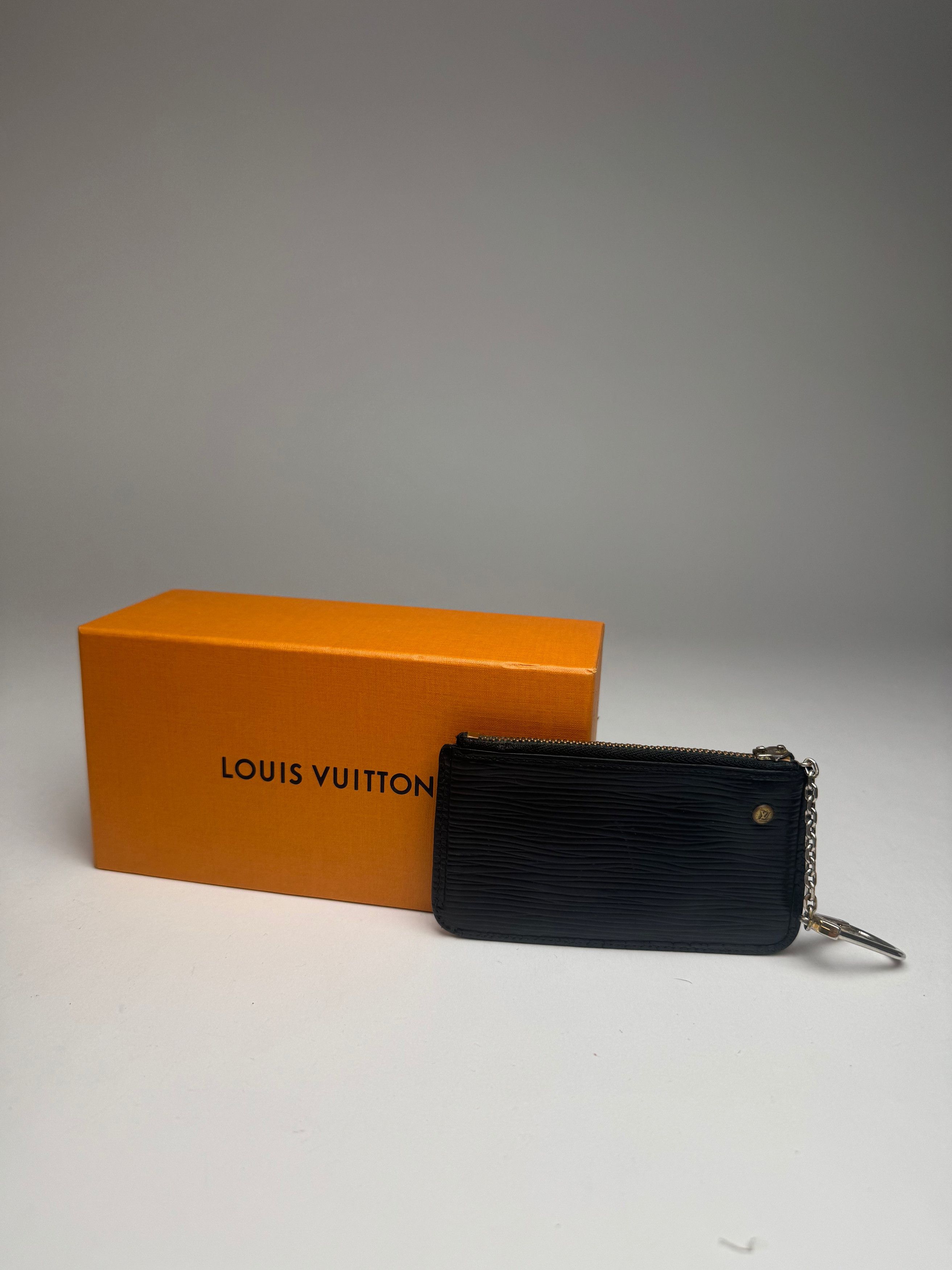 Louis Vuitton Vintage Le Dauphine EPI leather Card holder black Size ONE SIZE - 2 Thumbnail