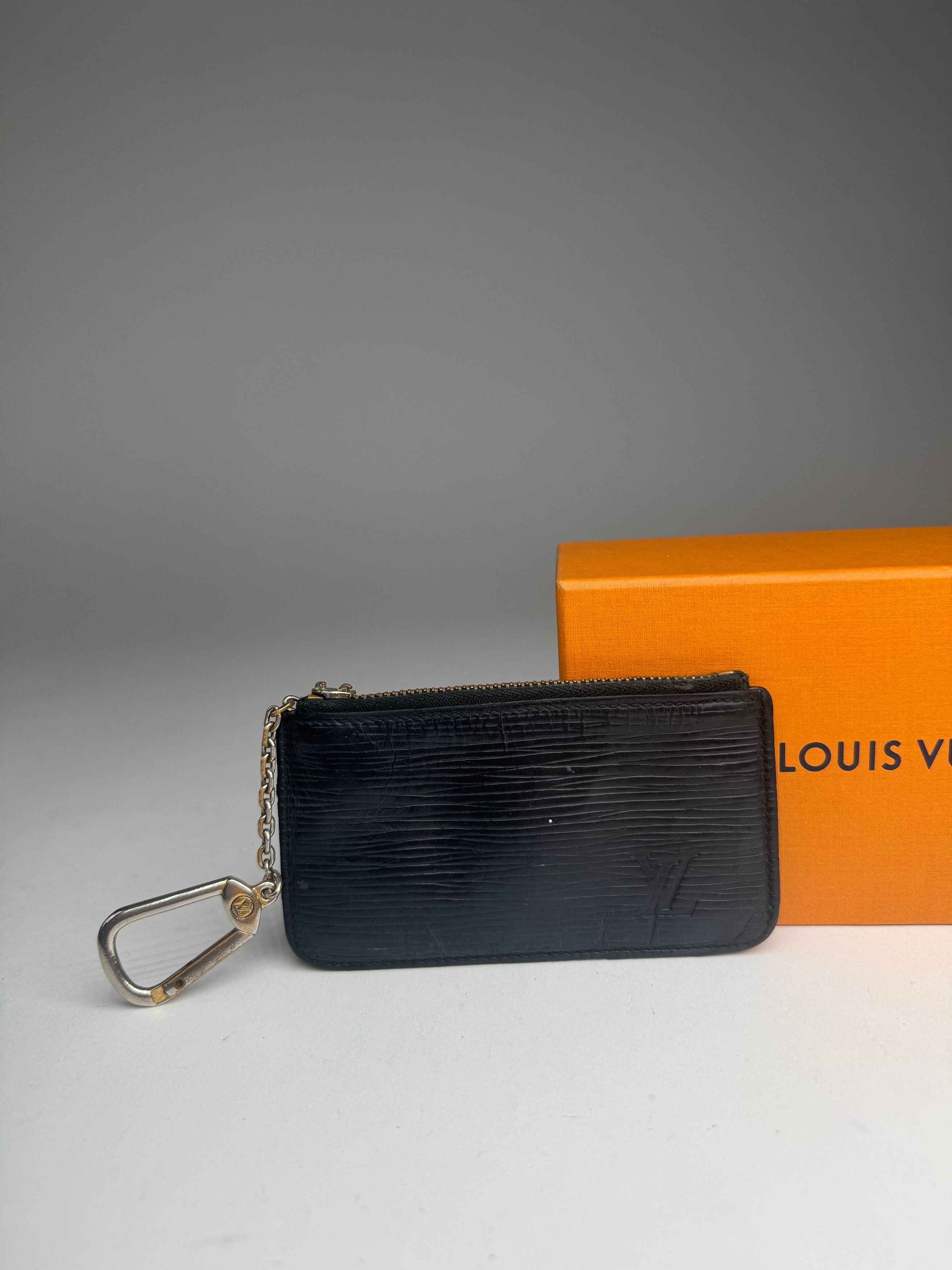 Louis Vuitton Vintage Le Dauphine EPI leather Card holder black Size ONE SIZE - 12 Thumbnail