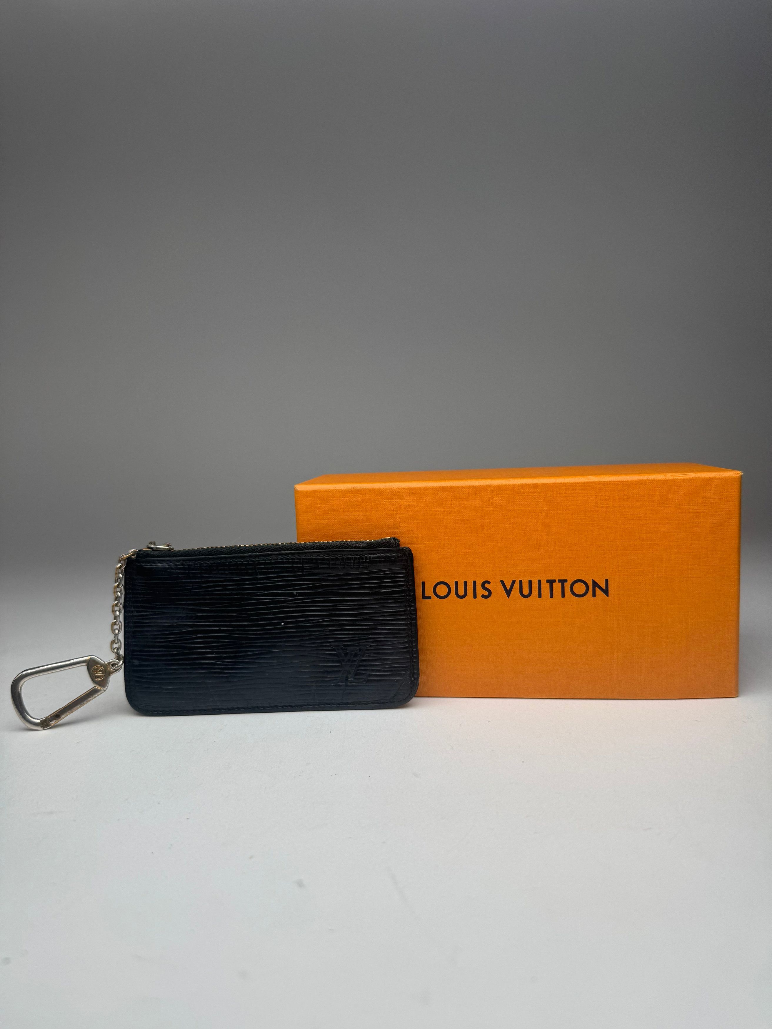 Louis Vuitton Vintage Le Dauphine EPI leather Card holder black Size ONE SIZE - 5 Thumbnail