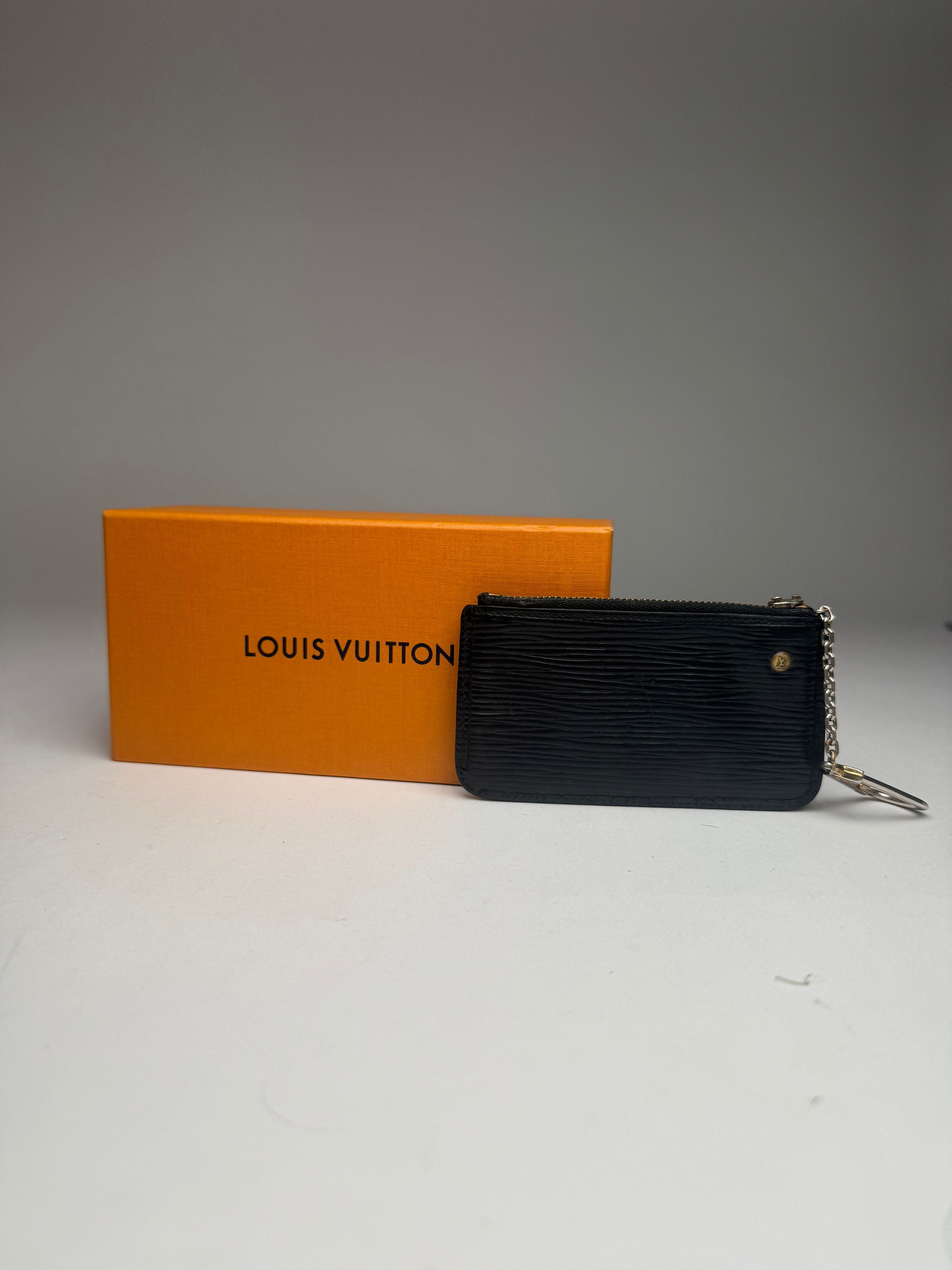 Louis Vuitton Vintage Le Dauphine EPI leather Card holder black Size ONE SIZE - 9 Thumbnail