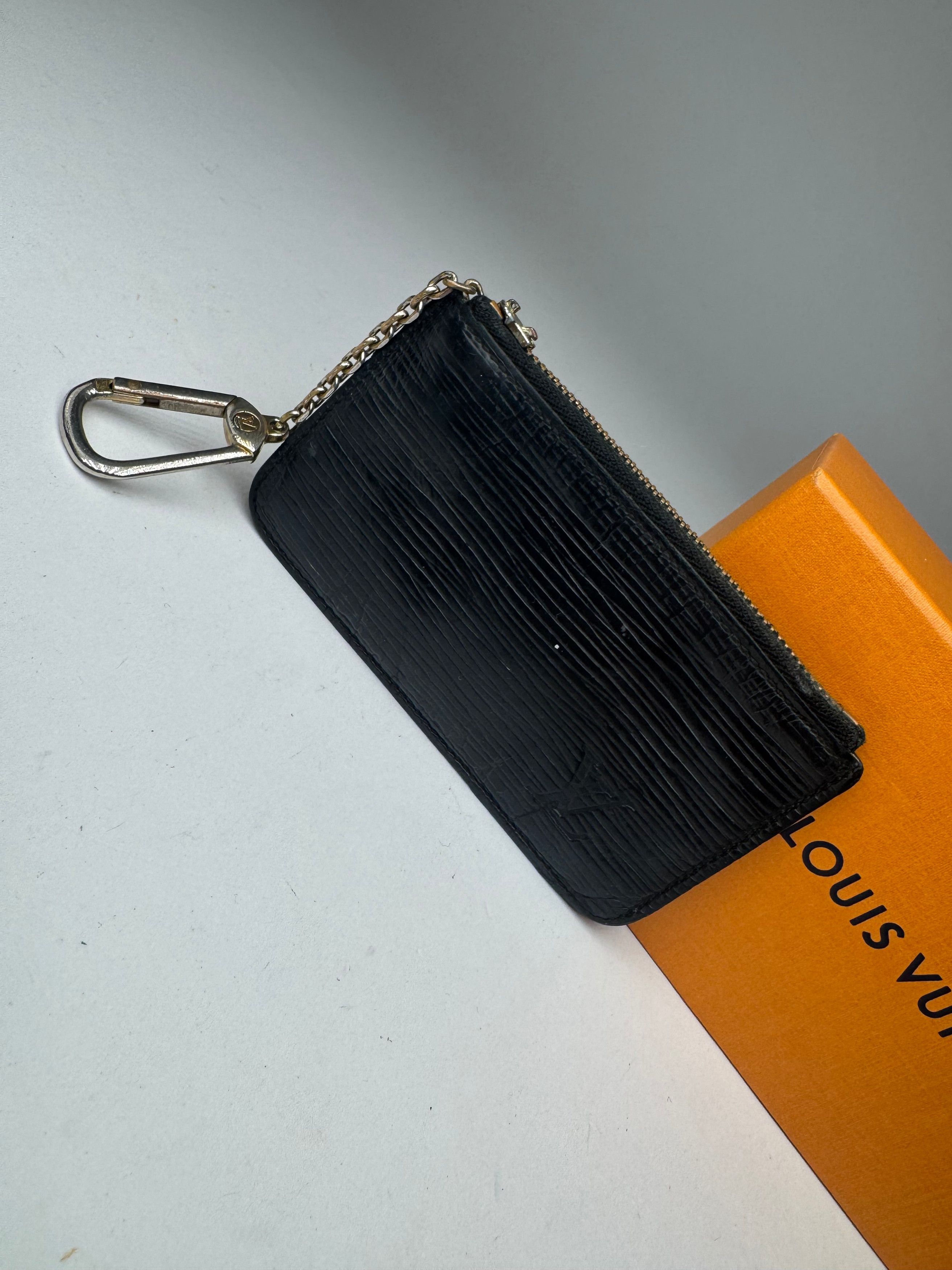 Louis Vuitton Vintage Le Dauphine EPI leather Card holder black Size ONE SIZE - 10 Thumbnail