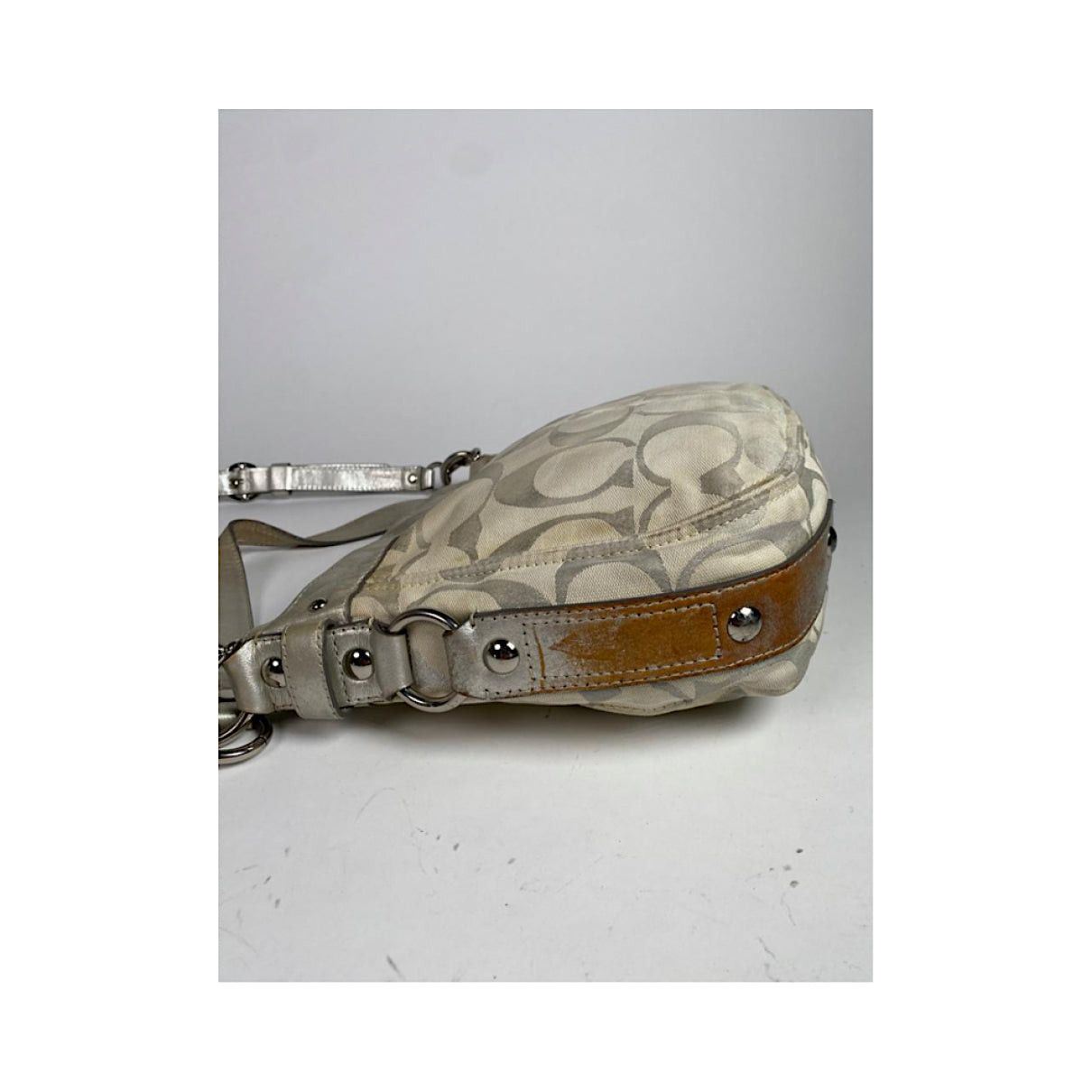 Coach Signature Sufflette Silver Leather Handbag Size ONE SIZE - 4 Thumbnail