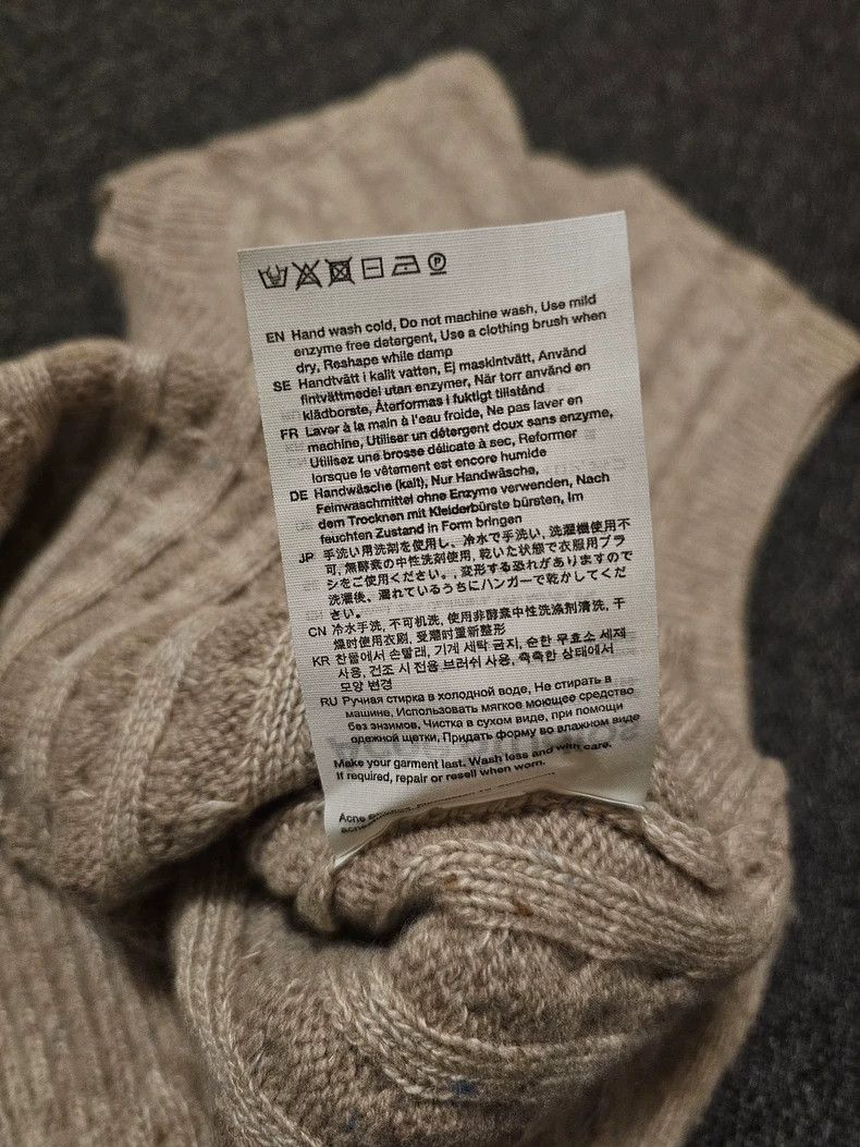 Vintage Acne Studios Wool Knit Vest-yf Size US L / EU 52-54 / 3 - 6 Thumbnail