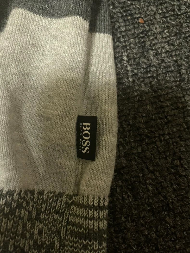 Vintage Hugo Boss V-Neck Gray Knit Sweater-yf Size US L / EU 52-54 / 3 - 3 Thumbnail