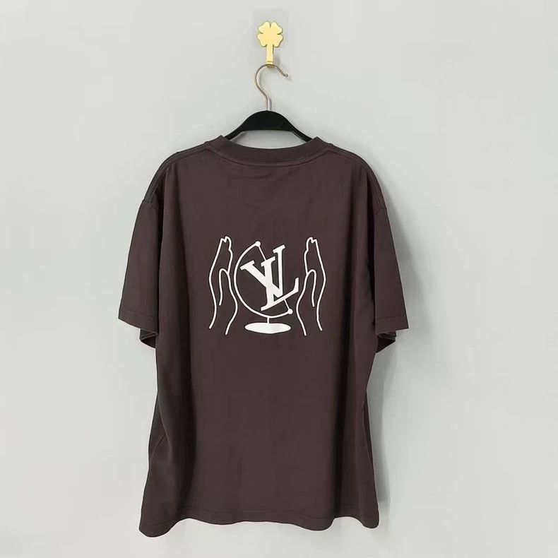 Louis Vuitton Louis Vuitton SS25 Men's Printed Short-Sleeve T-Shirt-yf Size US S / EU 44-46 / 1 - 2 Thumbnail