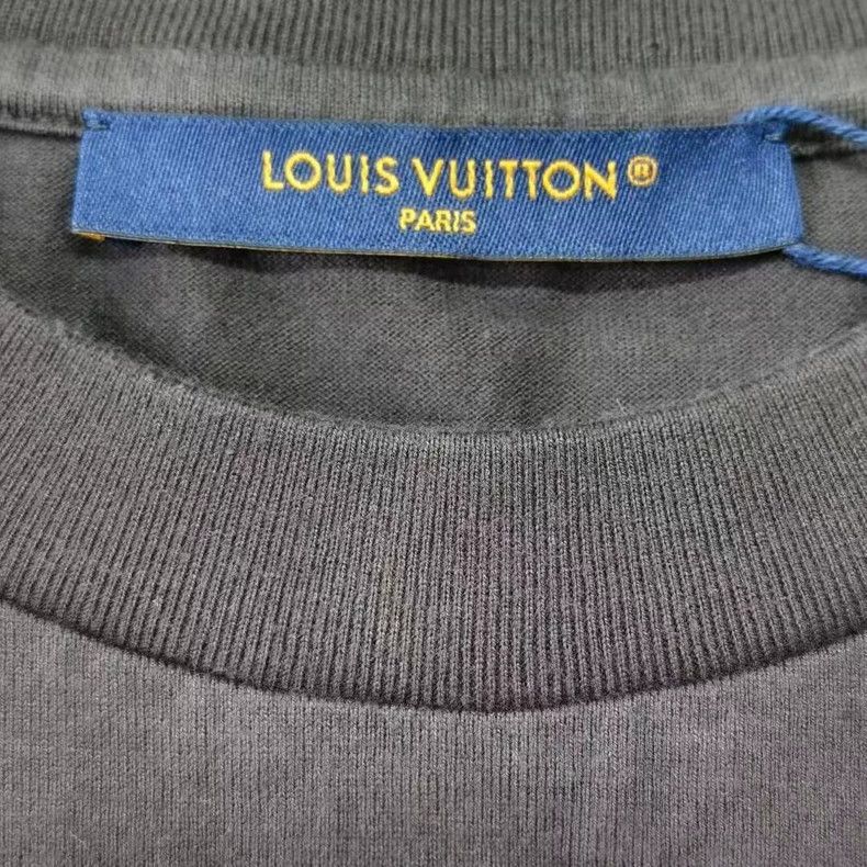 Louis Vuitton Louis Vuitton SS25 Men's Printed Short-Sleeve T-Shirt-yf Size US S / EU 44-46 / 1 - 3 Thumbnail
