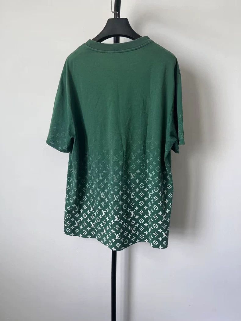 Louis Vuitton Louis Vuitton Green Gradient Monogram T-Shirt-yf Size US XXL / EU 58 / 5 - 2 Thumbnail