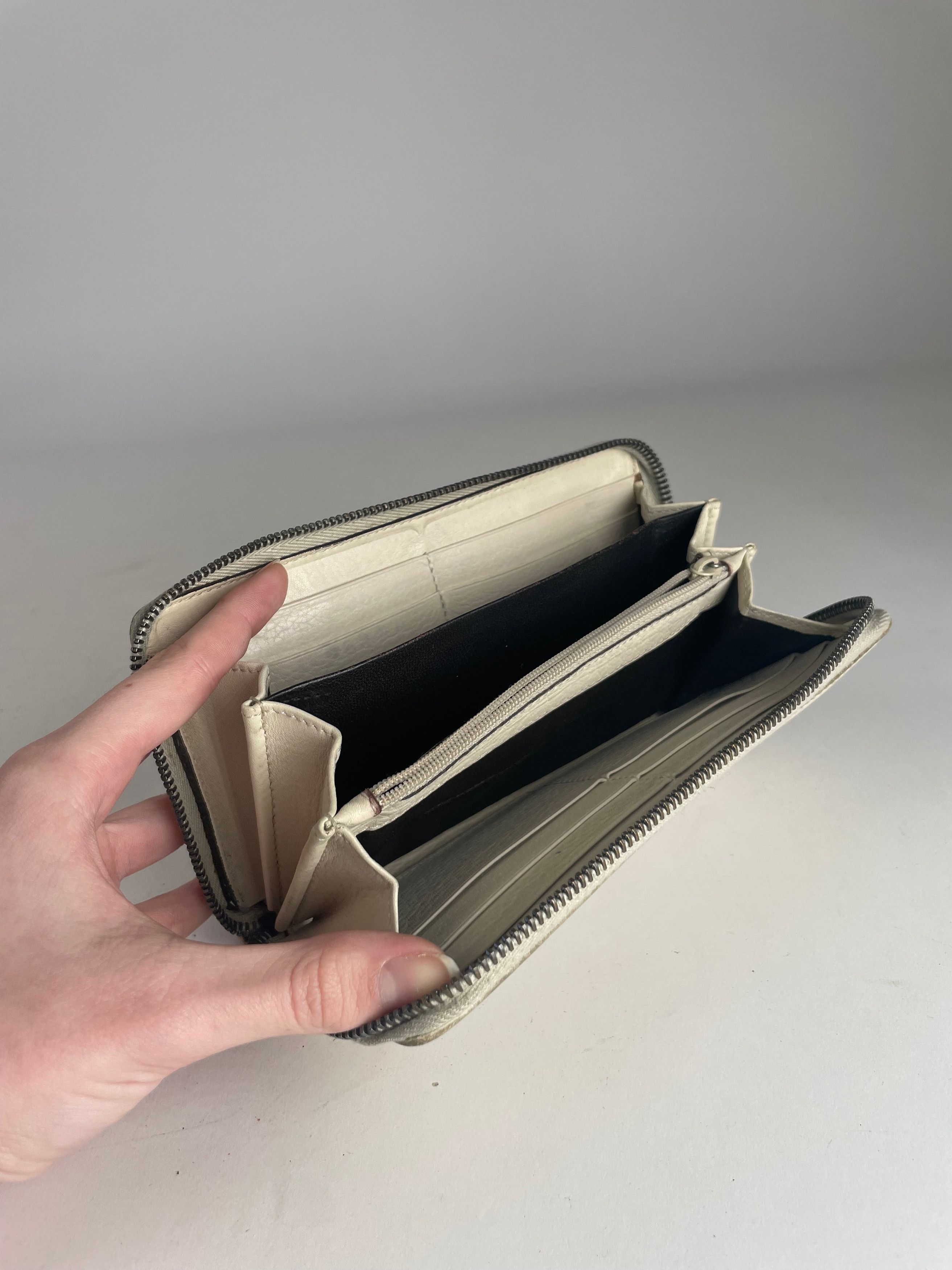 Gucci Vintage Leather Wallet White Size ONE SIZE - 4 Thumbnail