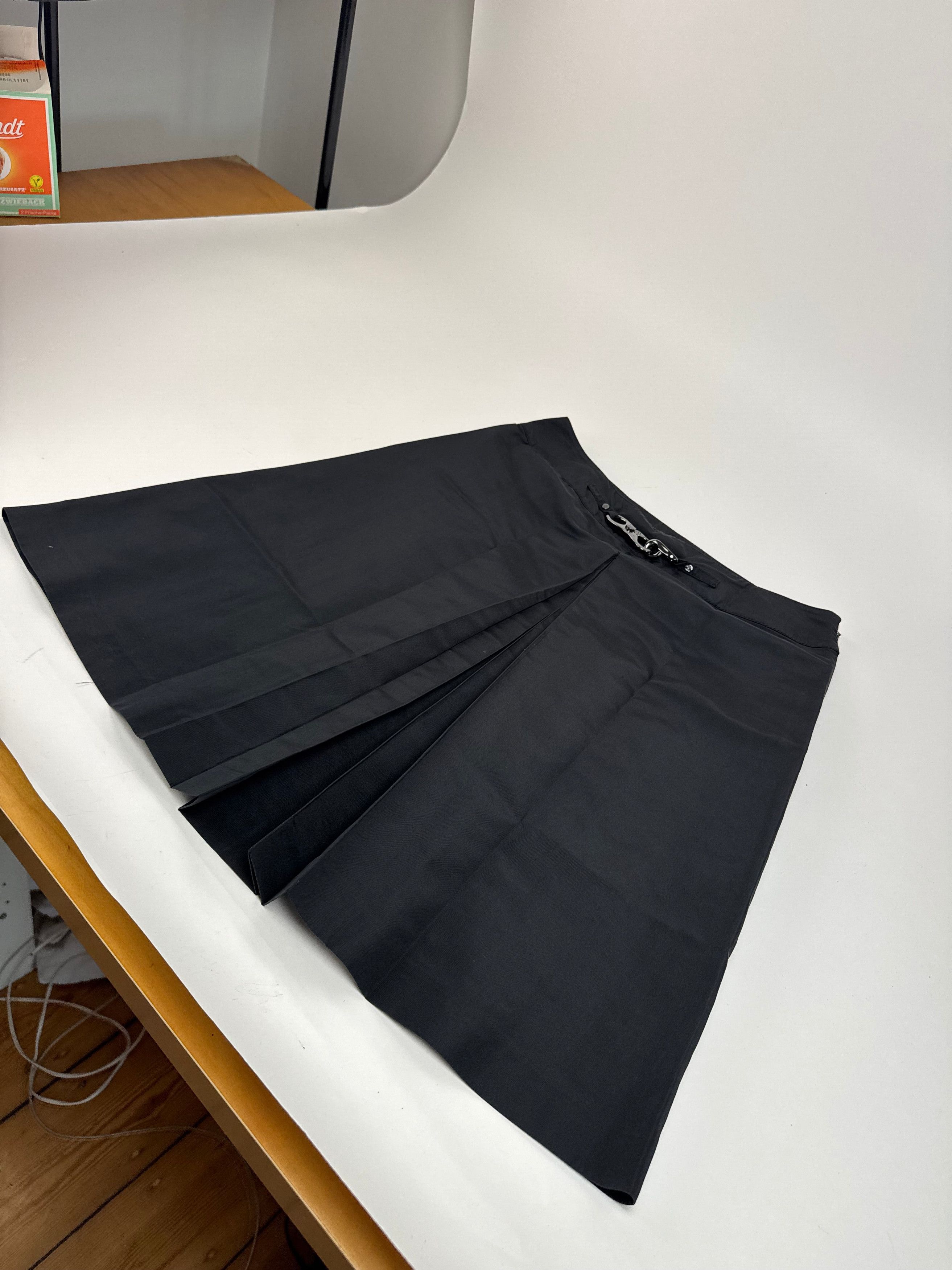Celine Vintage Polyester skirt black 40 Size 34" / US 12 / IT 48 - 7 Thumbnail