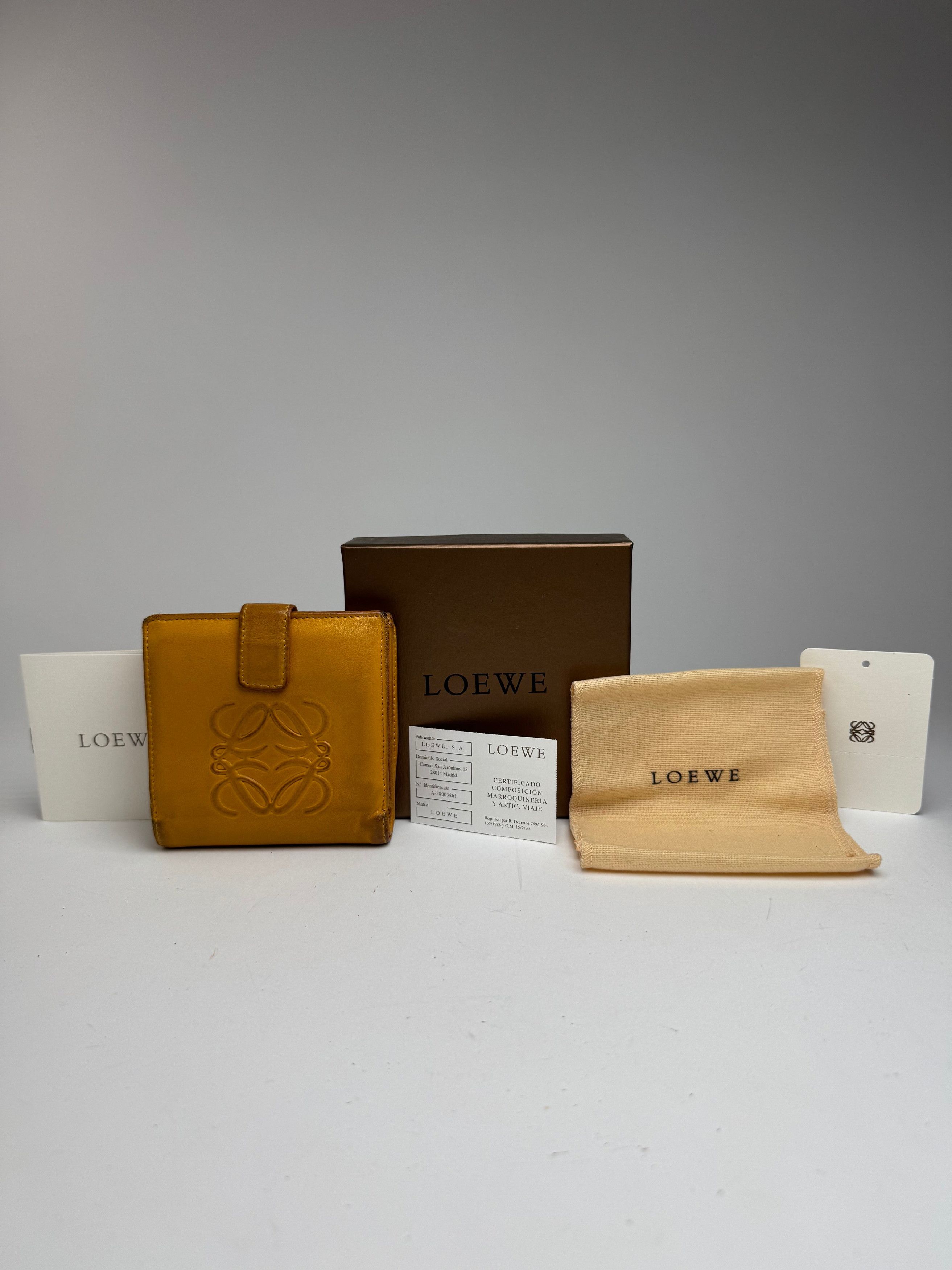 Loewe Vintage Madrid Leather Anagram wallet yellow Size ONE SIZE - 13 Thumbnail