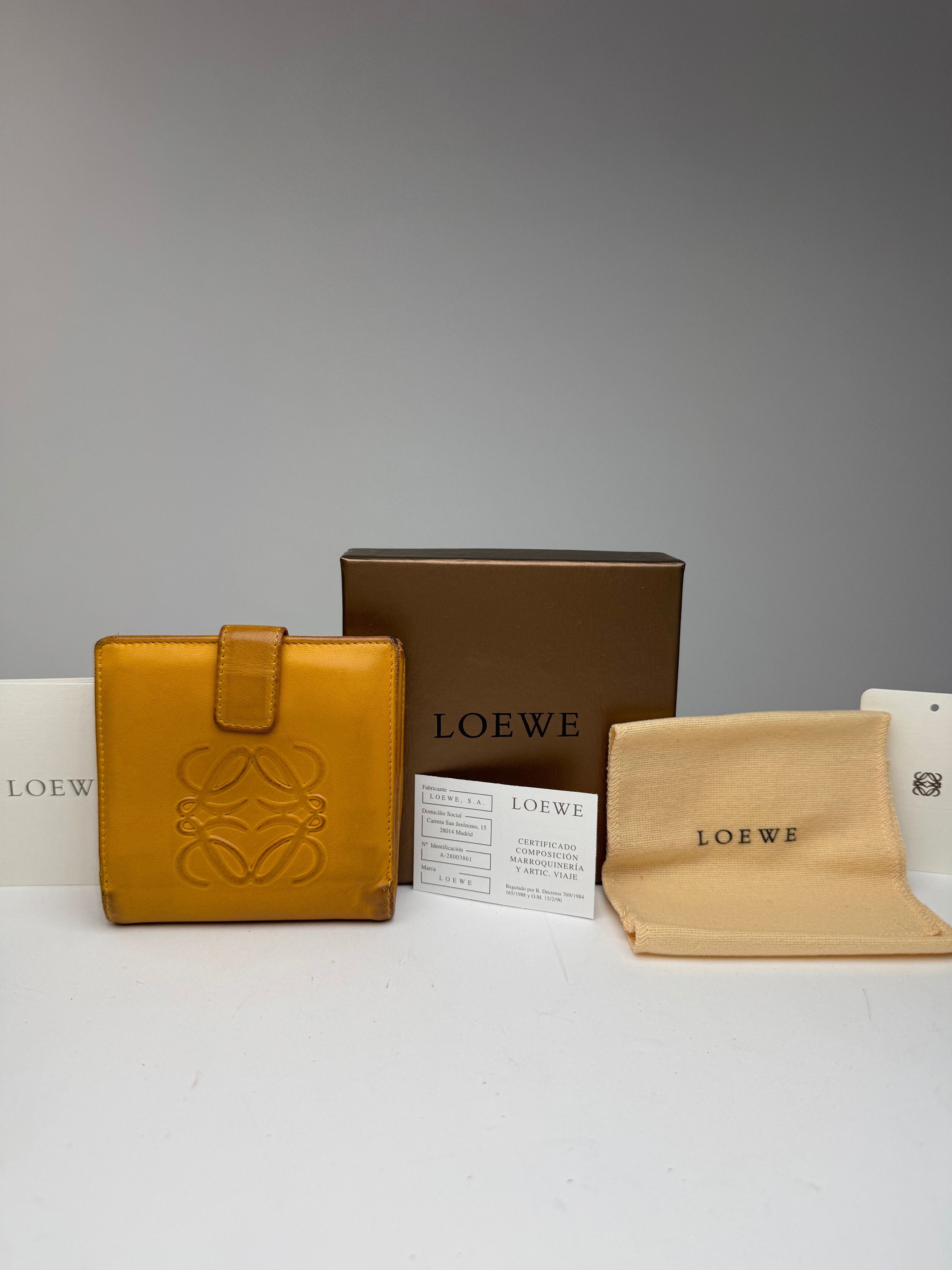 Loewe Vintage Madrid Leather Anagram wallet yellow Size ONE SIZE - 4 Thumbnail