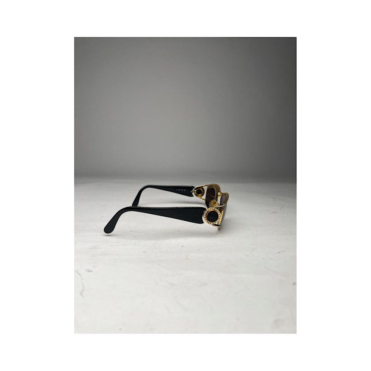 Fendi Black Plastic Sunglasses Size ONE SIZE - 4 Thumbnail