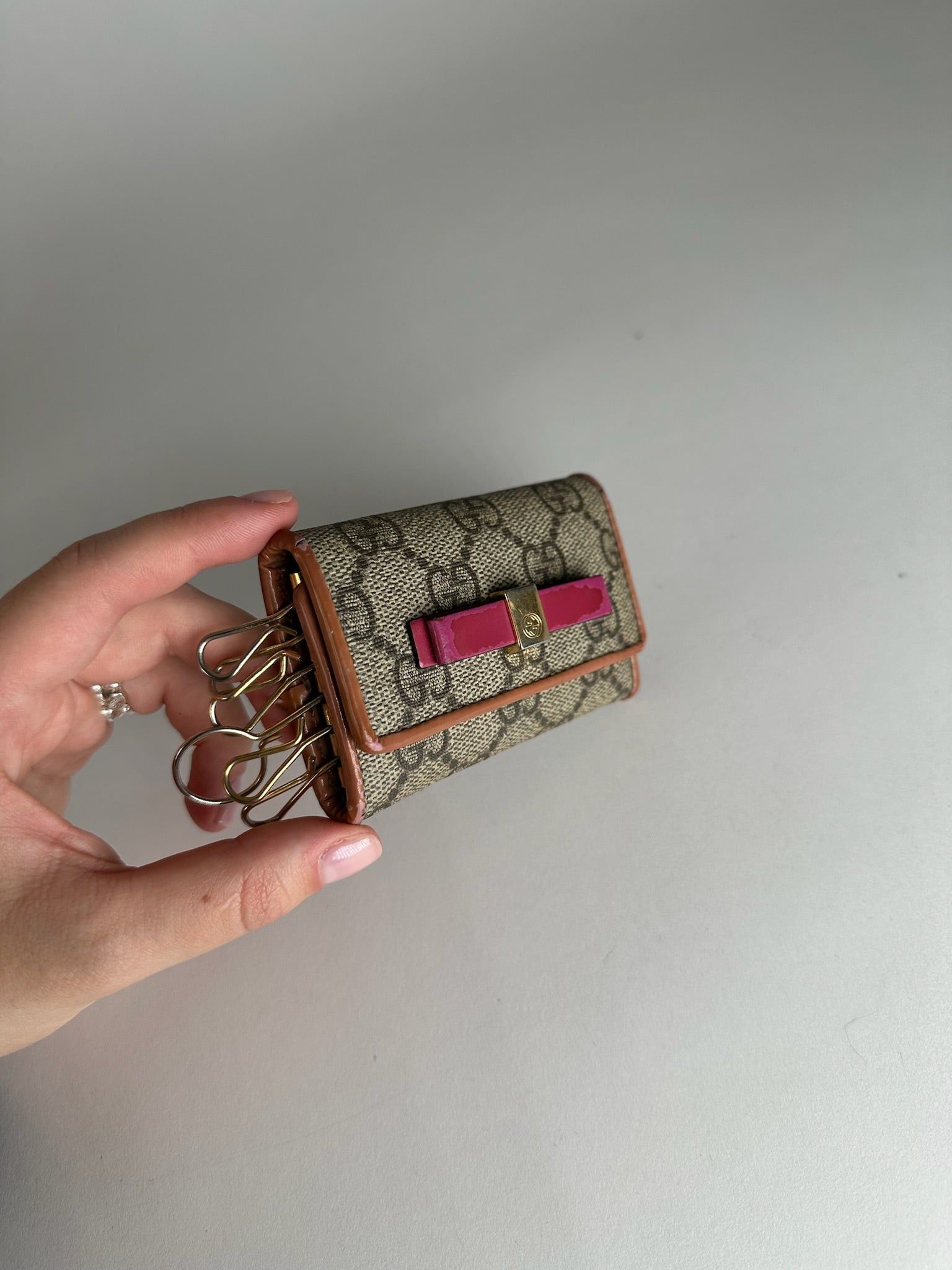 Gucci Vintage Leather Monogram Key Holder Size ONE SIZE - 11 Thumbnail