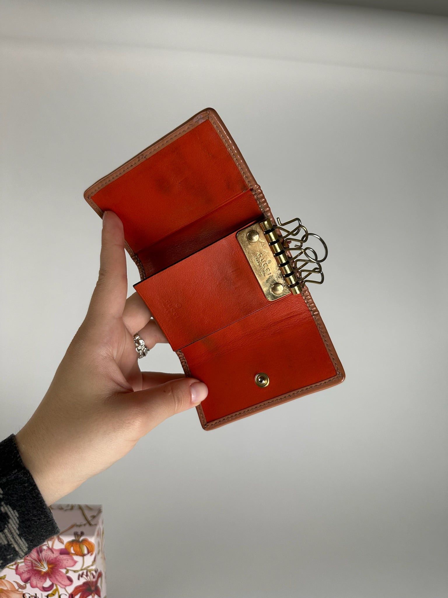Gucci Vintage Leather Monogram Key Holder Size ONE SIZE - 3 Thumbnail