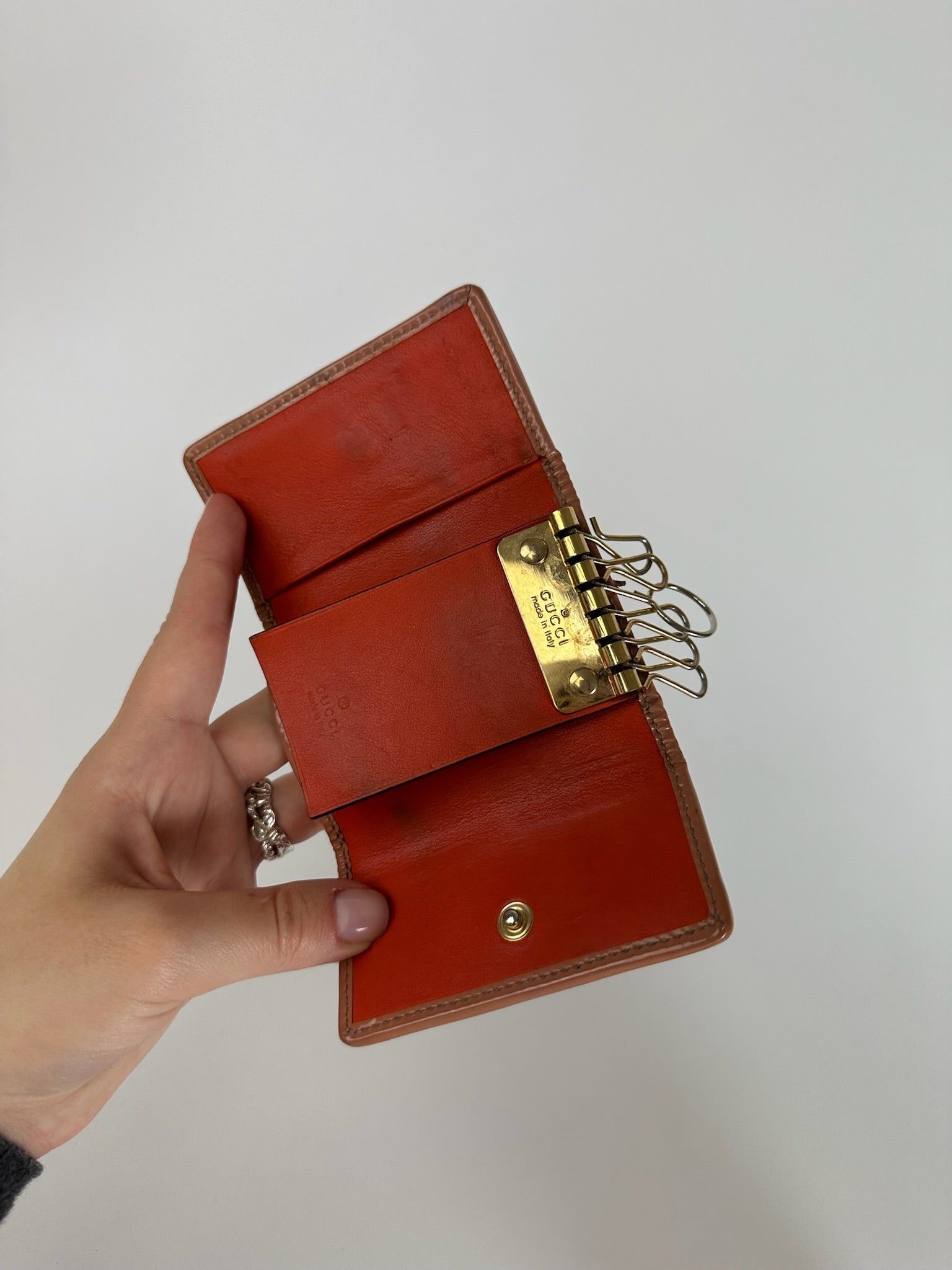Gucci Vintage Leather Monogram Key Holder Size ONE SIZE - 5 Thumbnail