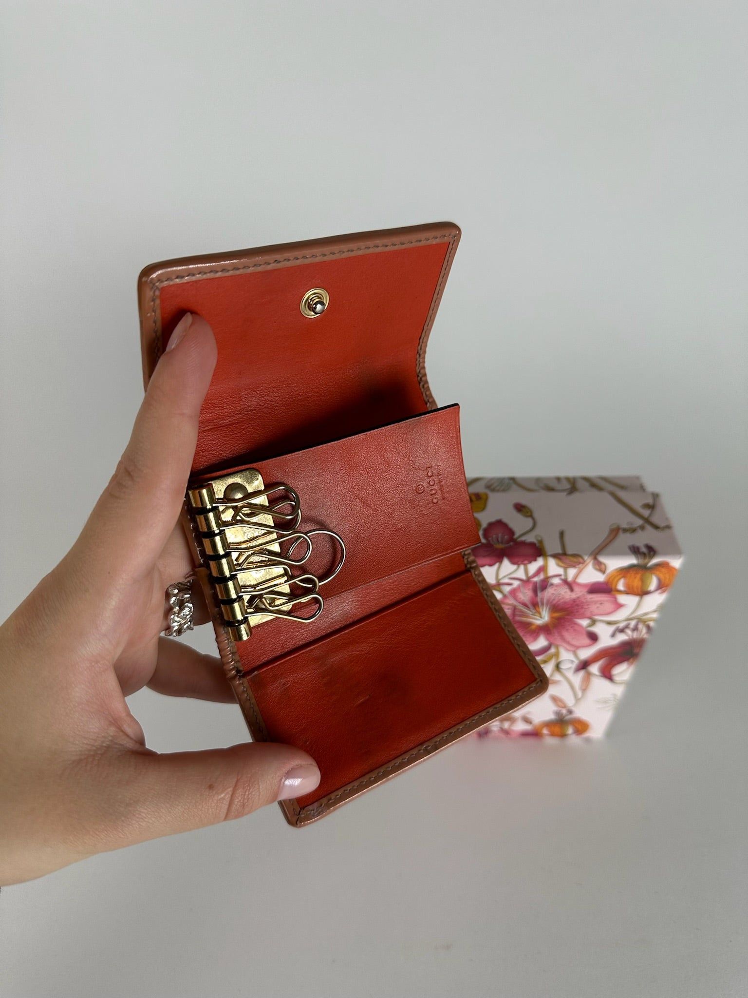 Gucci Vintage Leather Monogram Key Holder Size ONE SIZE - 10 Thumbnail