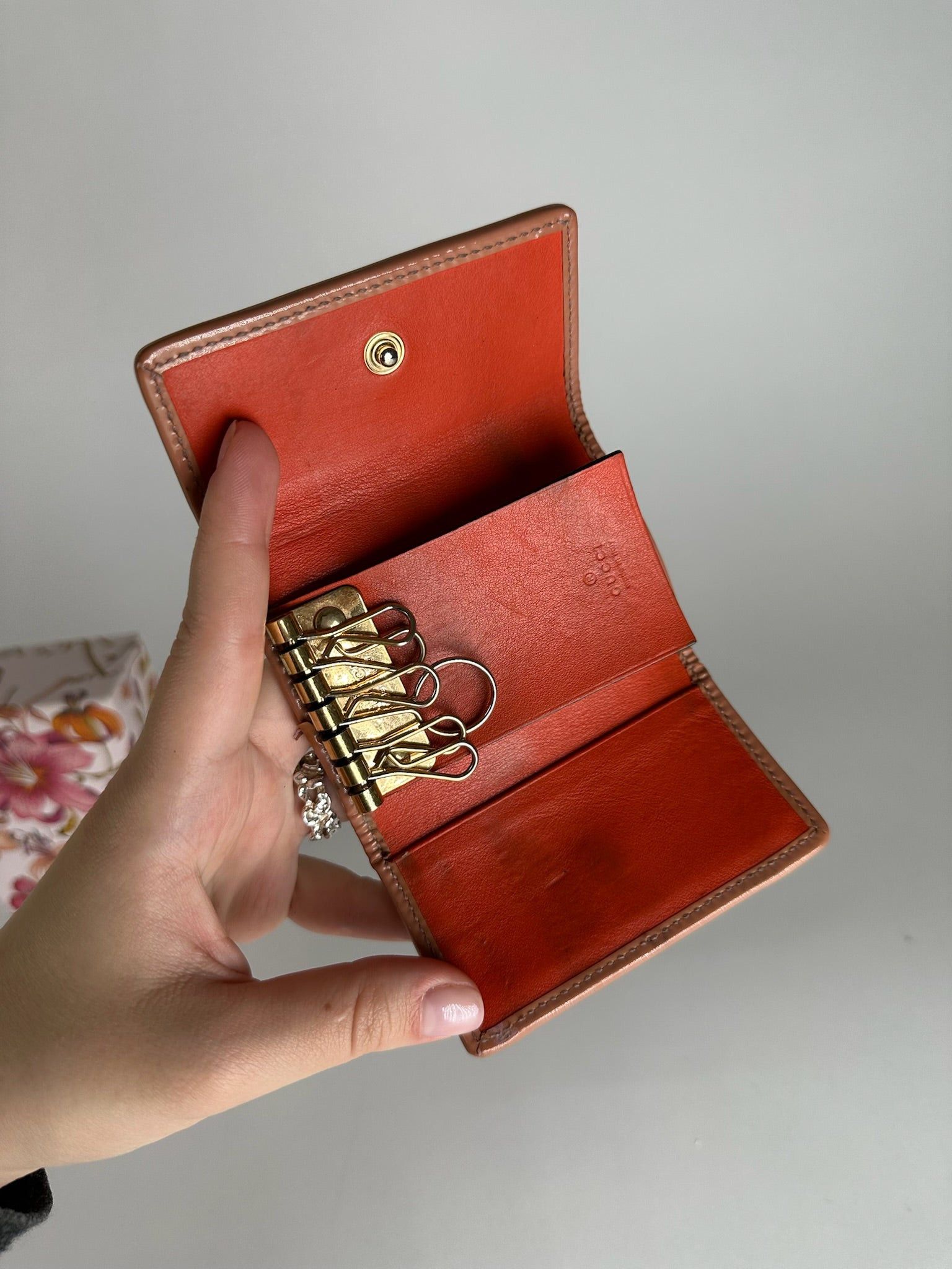 Gucci Vintage Leather Monogram Key Holder Size ONE SIZE - 9 Thumbnail