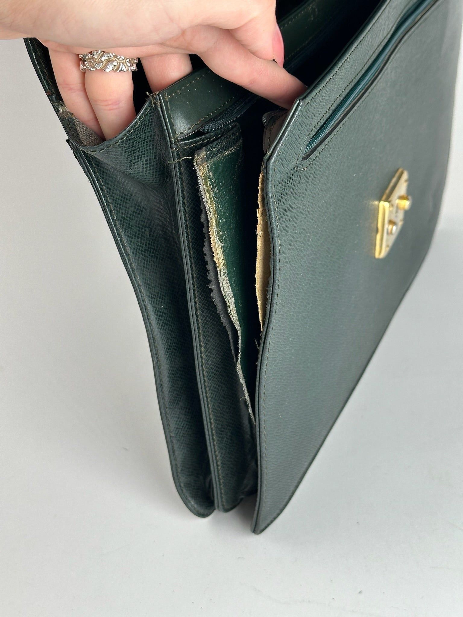 Louis Vuitton Vintage Taiga Leather Briefcase green Size ONE SIZE - 15 Thumbnail