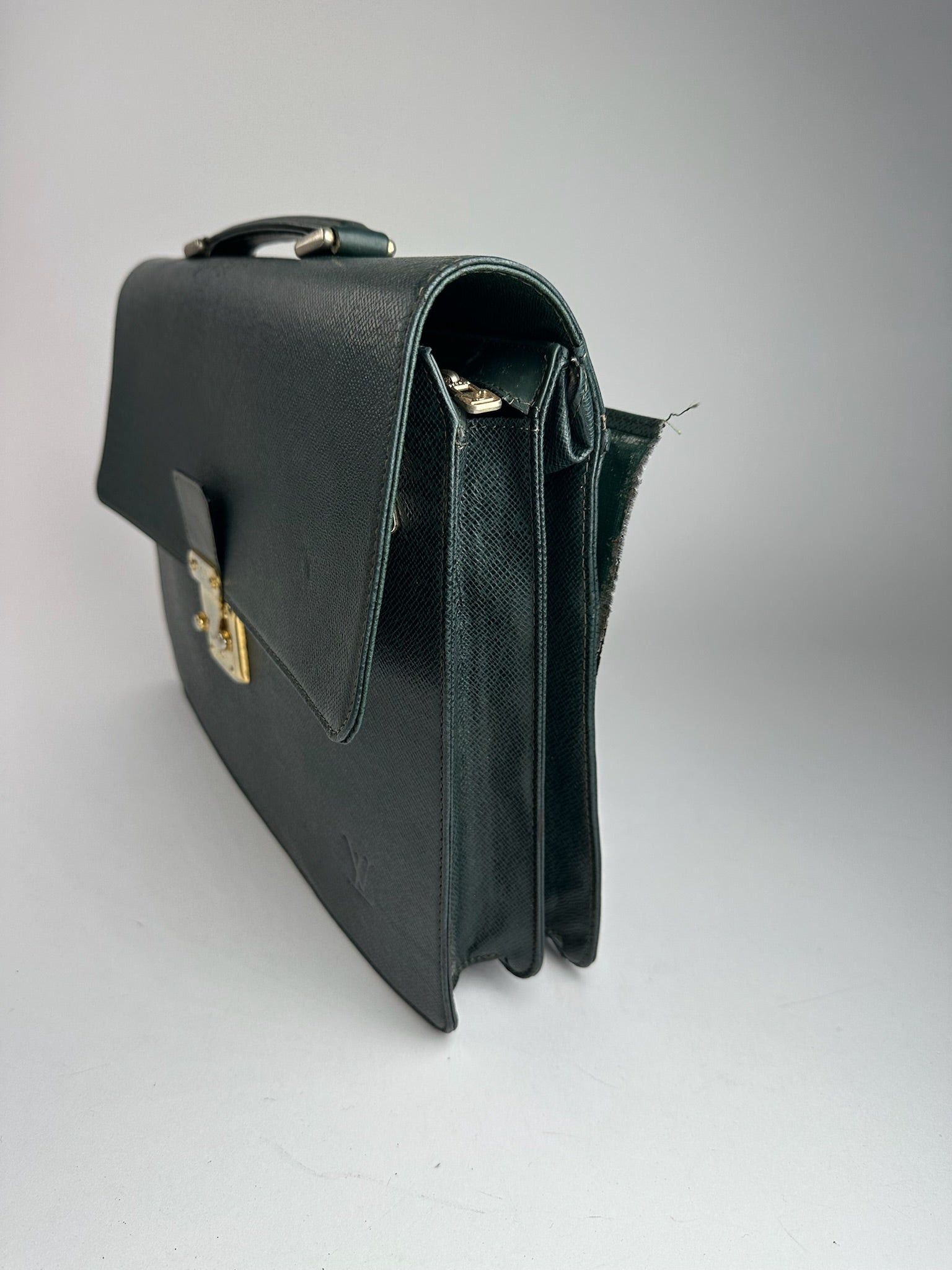 Louis Vuitton Vintage Taiga Leather Briefcase green Size ONE SIZE - 11 Thumbnail