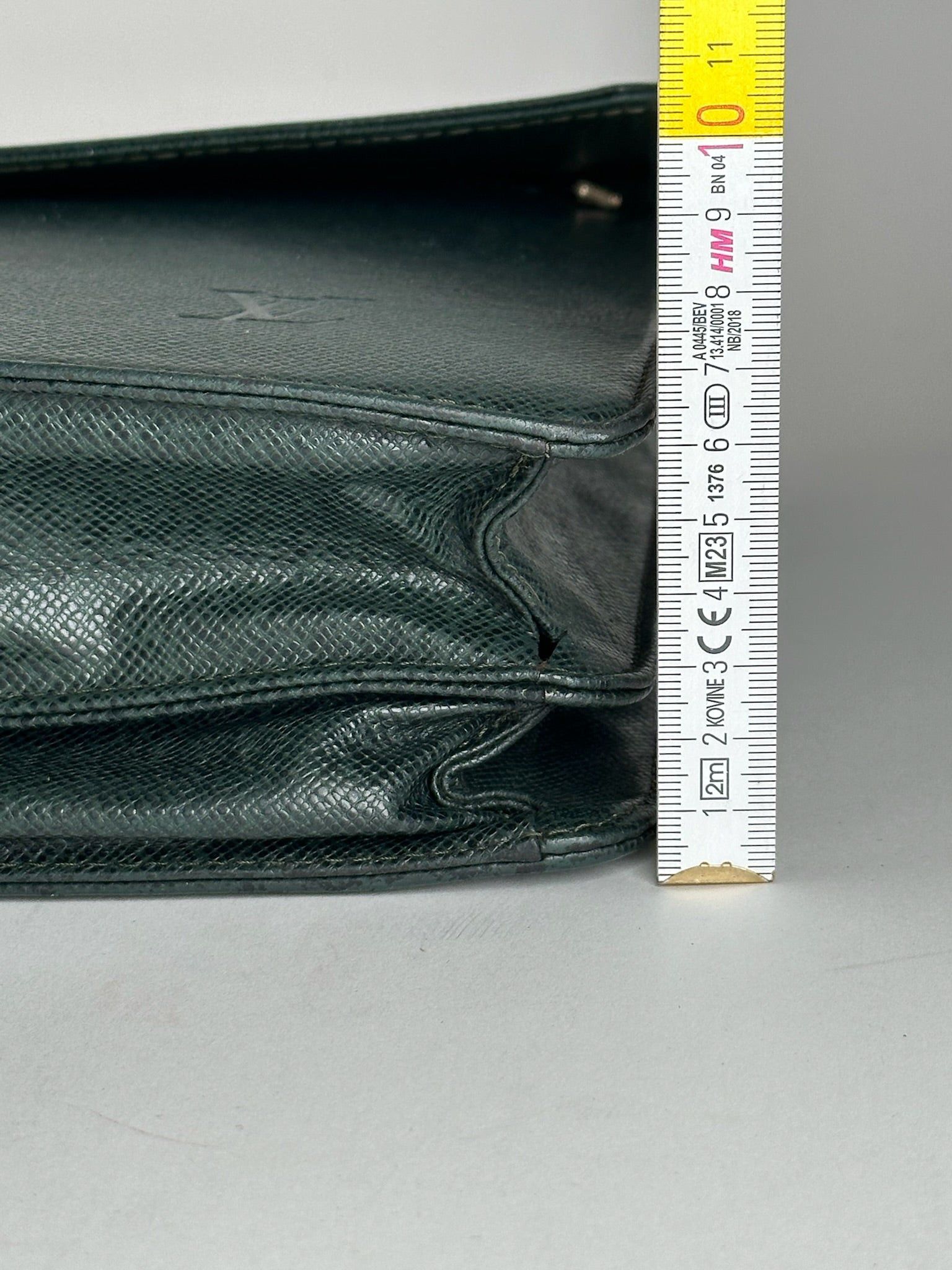 Louis Vuitton Vintage Taiga Leather Briefcase green Size ONE SIZE - 7 Thumbnail