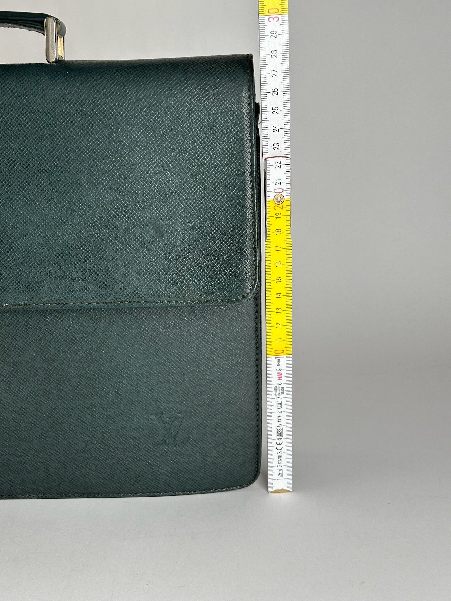 Louis Vuitton Vintage Taiga Leather Briefcase green Size ONE SIZE - 13 Thumbnail