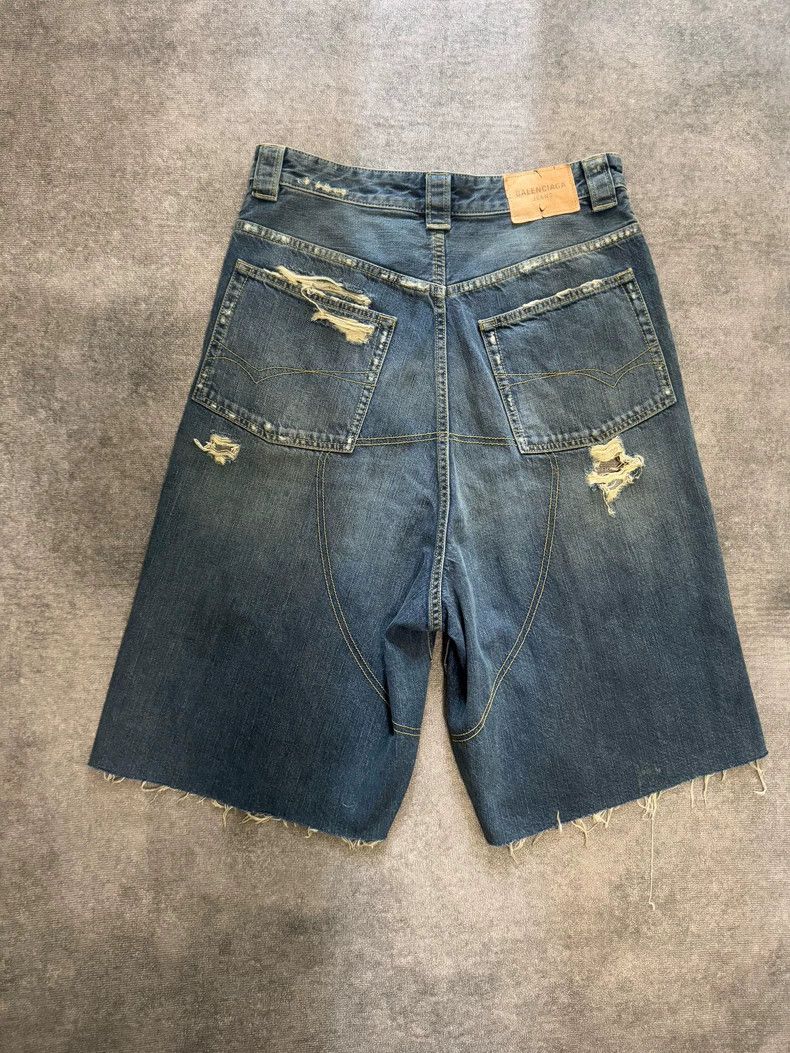 Balenciaga Balenciaga Distressed Denim Shorts - dmc Size US 28 / EU 44 - 2 Thumbnail