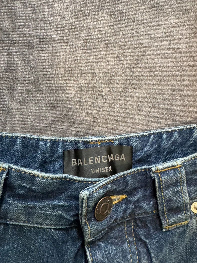 Balenciaga Balenciaga Distressed Denim Shorts - dmc Size US 28 / EU 44 - 3 Thumbnail