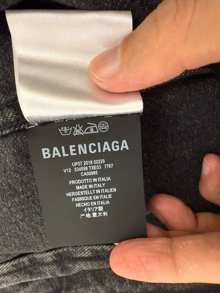 Balenciaga Balenciaga Graffiti Denim Jacket - dmc Size US M / EU 48-50 / 2 - 5 Thumbnail