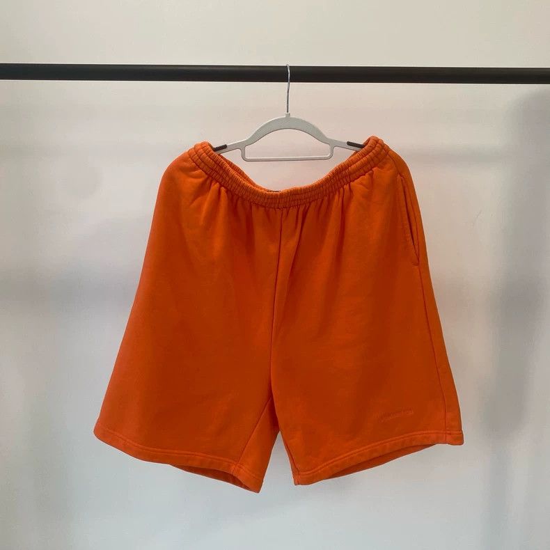 Balenciaga Balenciaga Solid Logo Straight Casual Shorts - dmc Size US 26 / EU 42 - 2 Thumbnail