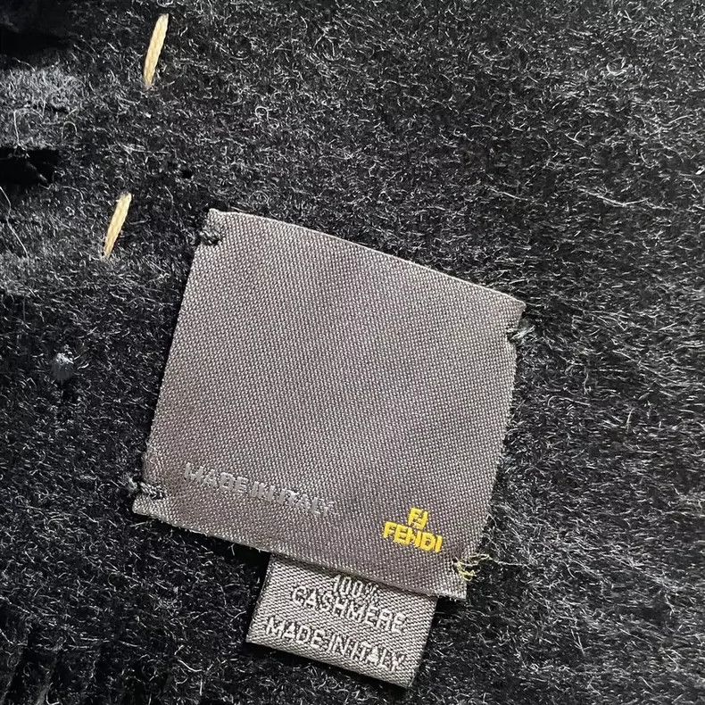 Fendi FENDI Cashmere Leather Fur Shawl - dmc Size US M / EU 48-50 / 2 - 8 Thumbnail