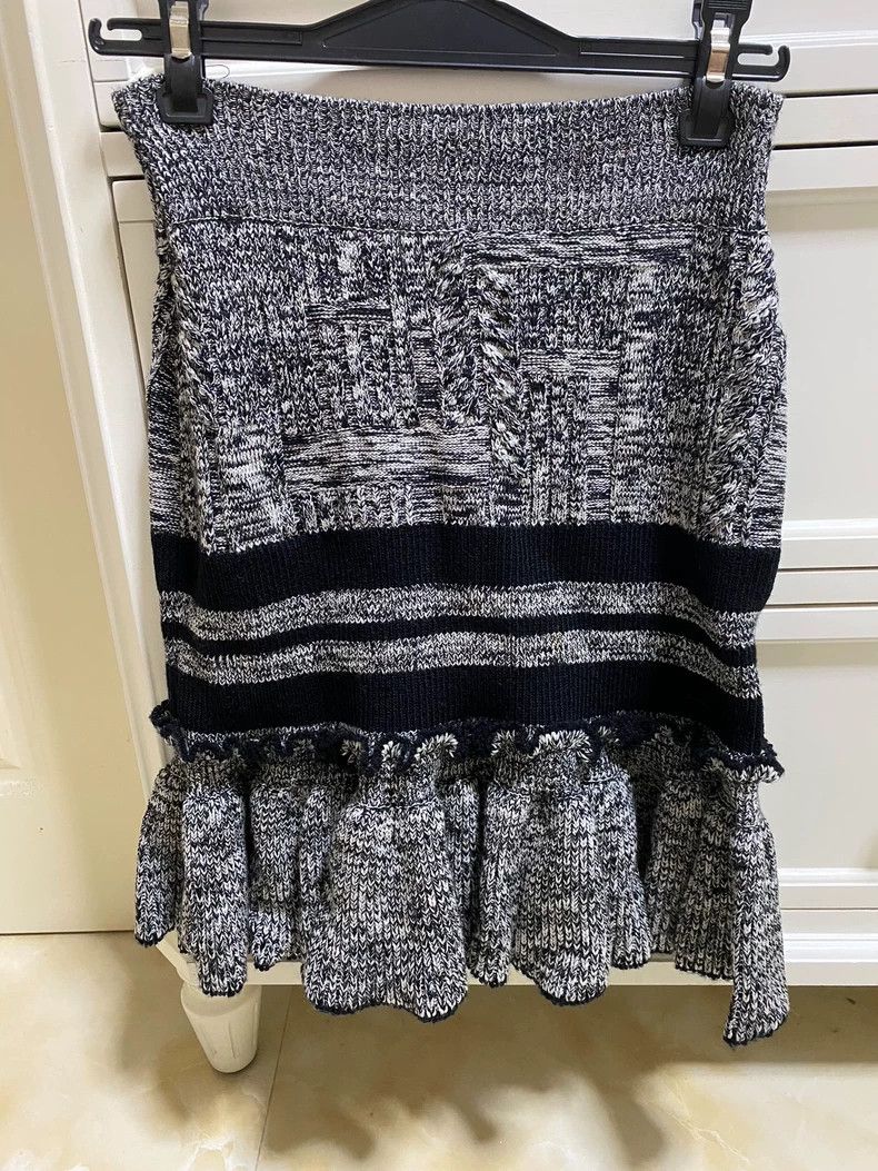 Alexander McQueen Alexander McQueen Gray Ruffle Knit Skirt - dmc Size US 30 / EU 46 - 2 Thumbnail