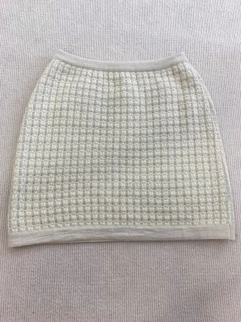 Chanel Chanel Pearl Button Knit Skirt - dmc Size US 30 / EU 46 - 3 Thumbnail