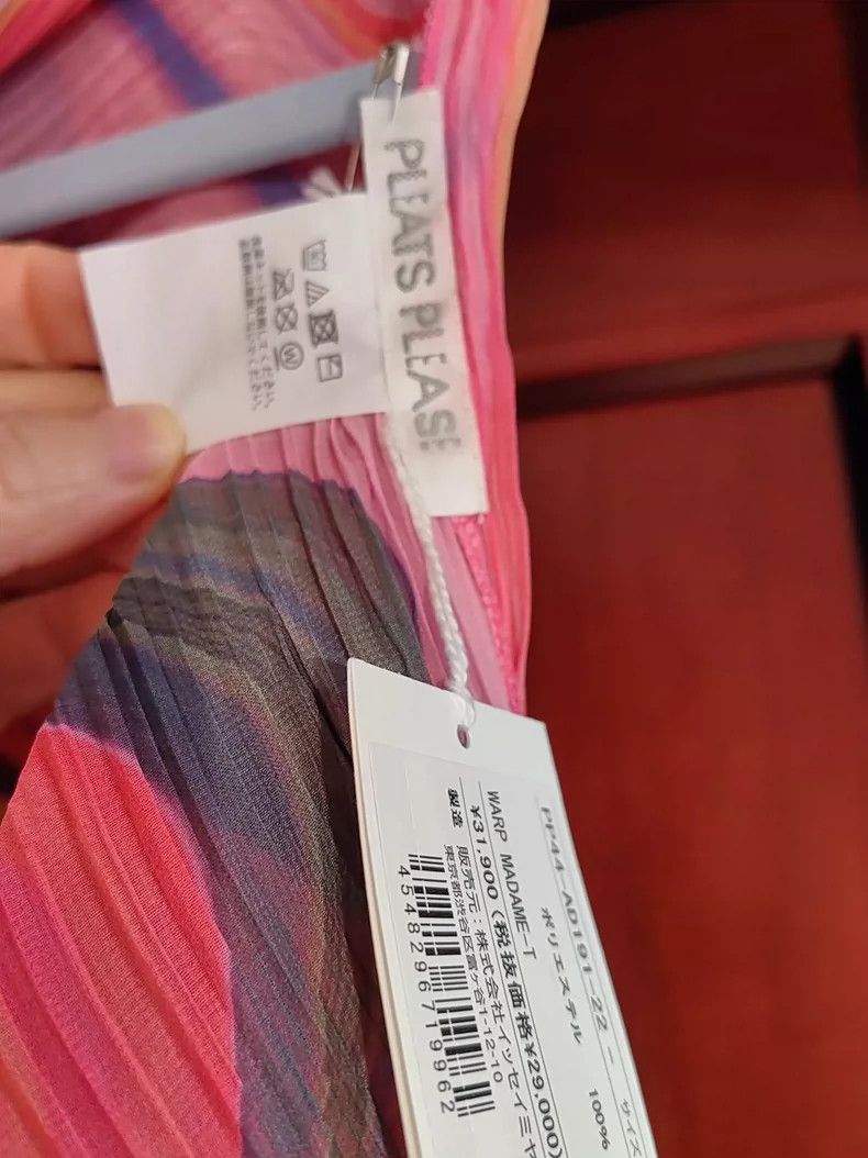 Issey Miyake Issey Miyake Pleated Rainbow Poncho AD191 - dmc Size US M / EU 48-50 / 2 - 3 Thumbnail