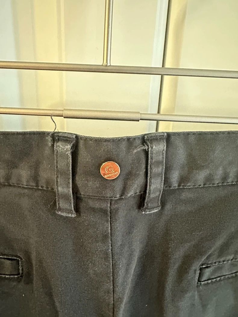 Givenchy Givenchy Black Cropped Casual Pants - dmc Size US 30 / EU 46 - 4 Thumbnail