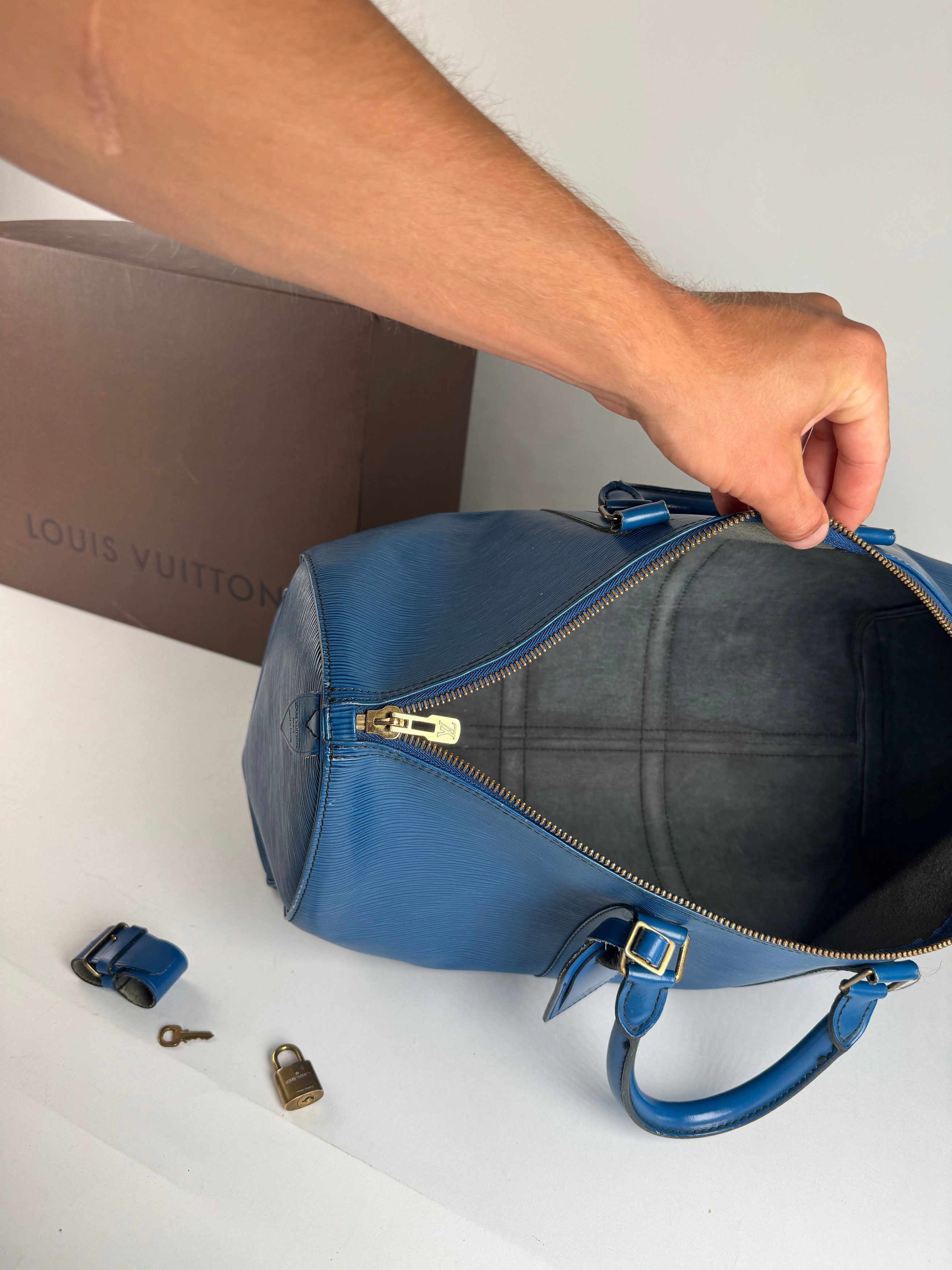 Louis Vuitton Vintage EPI Leather Duffel bag blue Size ONE SIZE - 3 Thumbnail