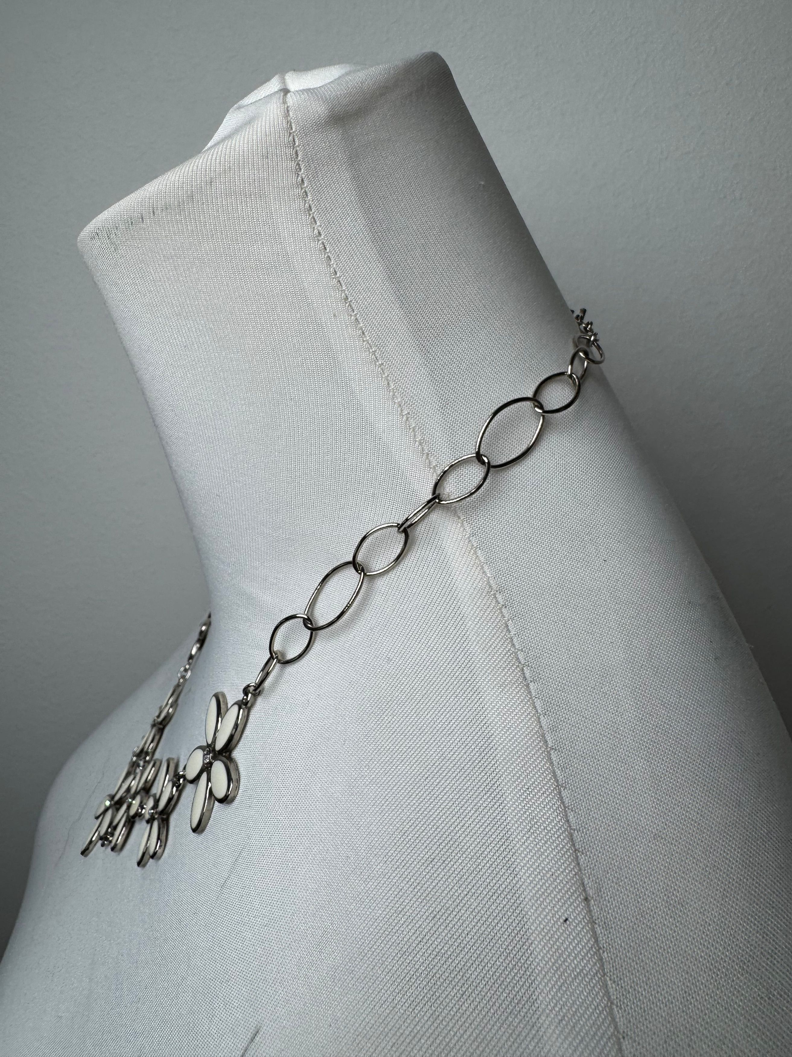 Courreges Vintage floral steel Collier Silver White Size ONE SIZE - 6 Thumbnail
