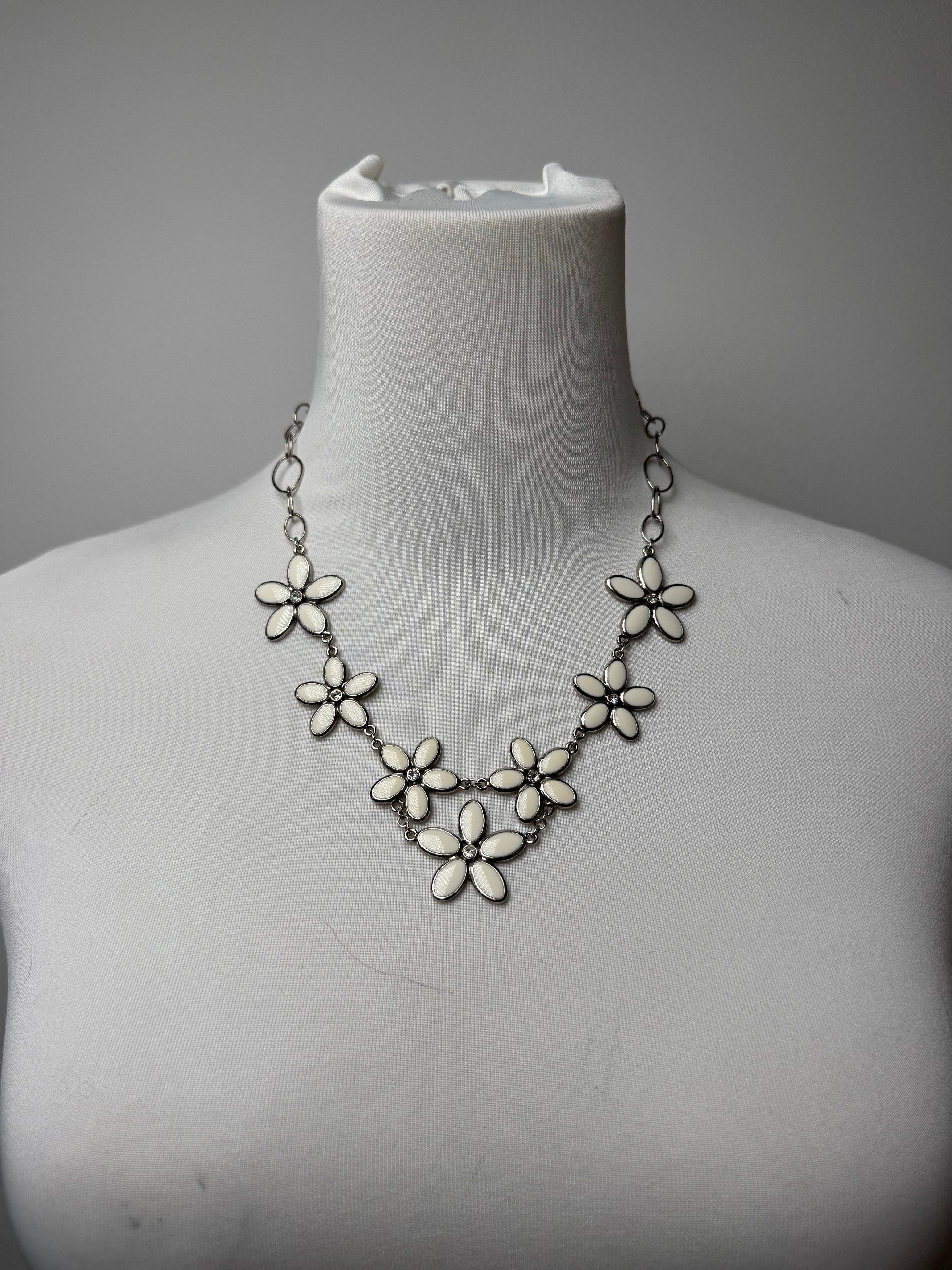 Courreges Vintage floral steel Collier Silver White Size ONE SIZE - 8 Thumbnail