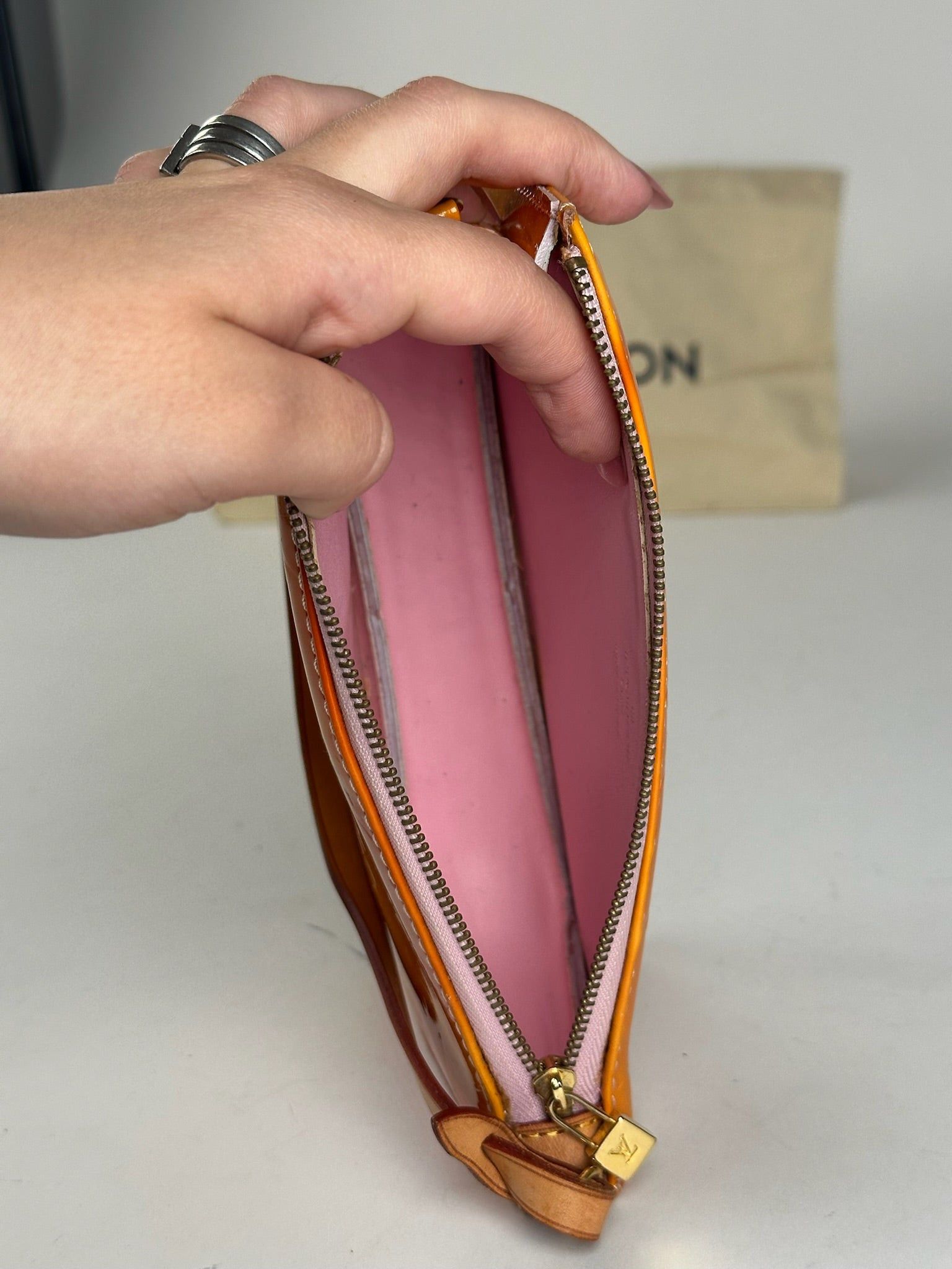 Louis Vuitton Vintage Vernis Leather Baguette Bag Mango Size ONE SIZE - 5 Thumbnail